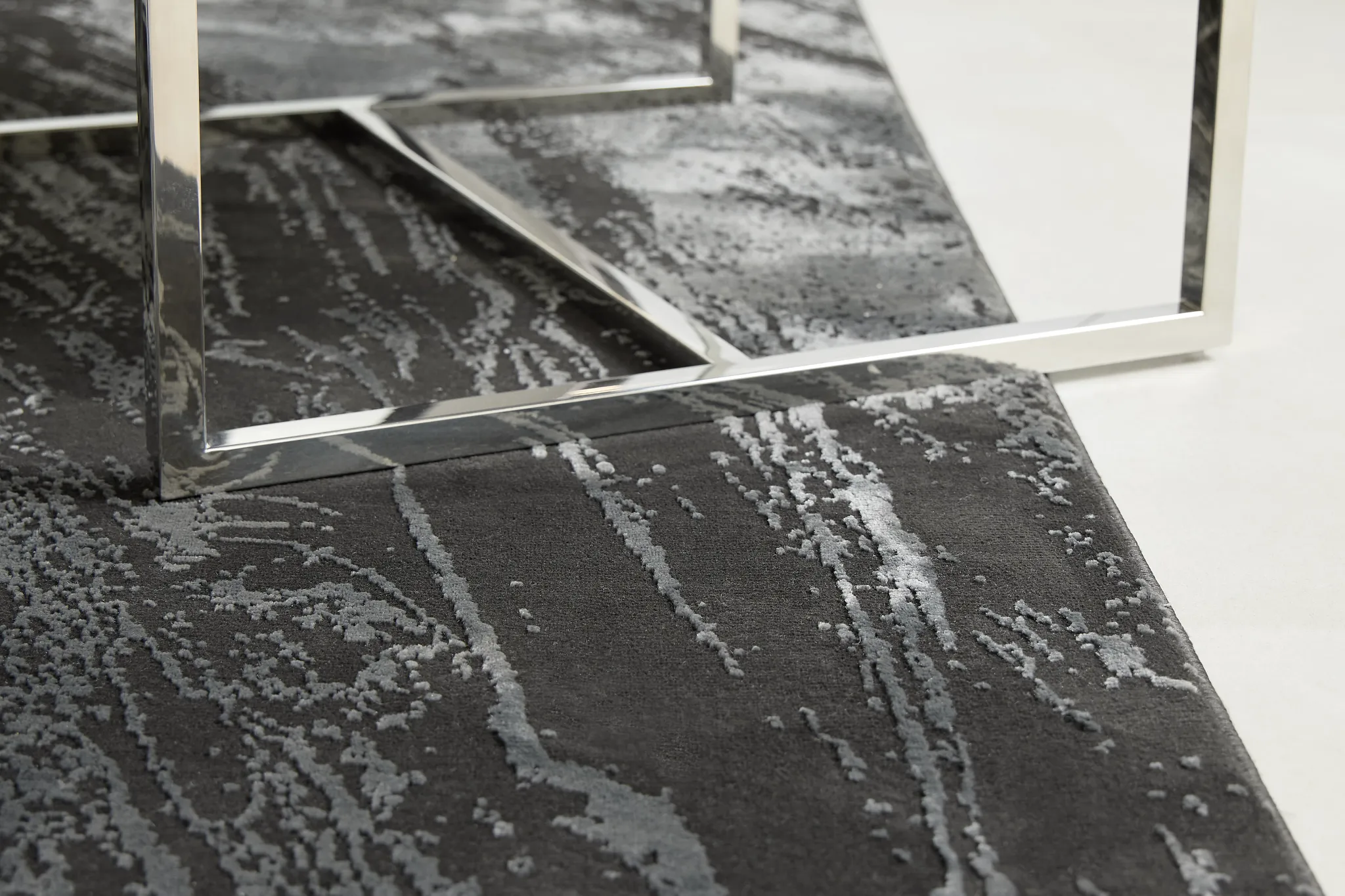 Anelo Black 8x10 Area Rug