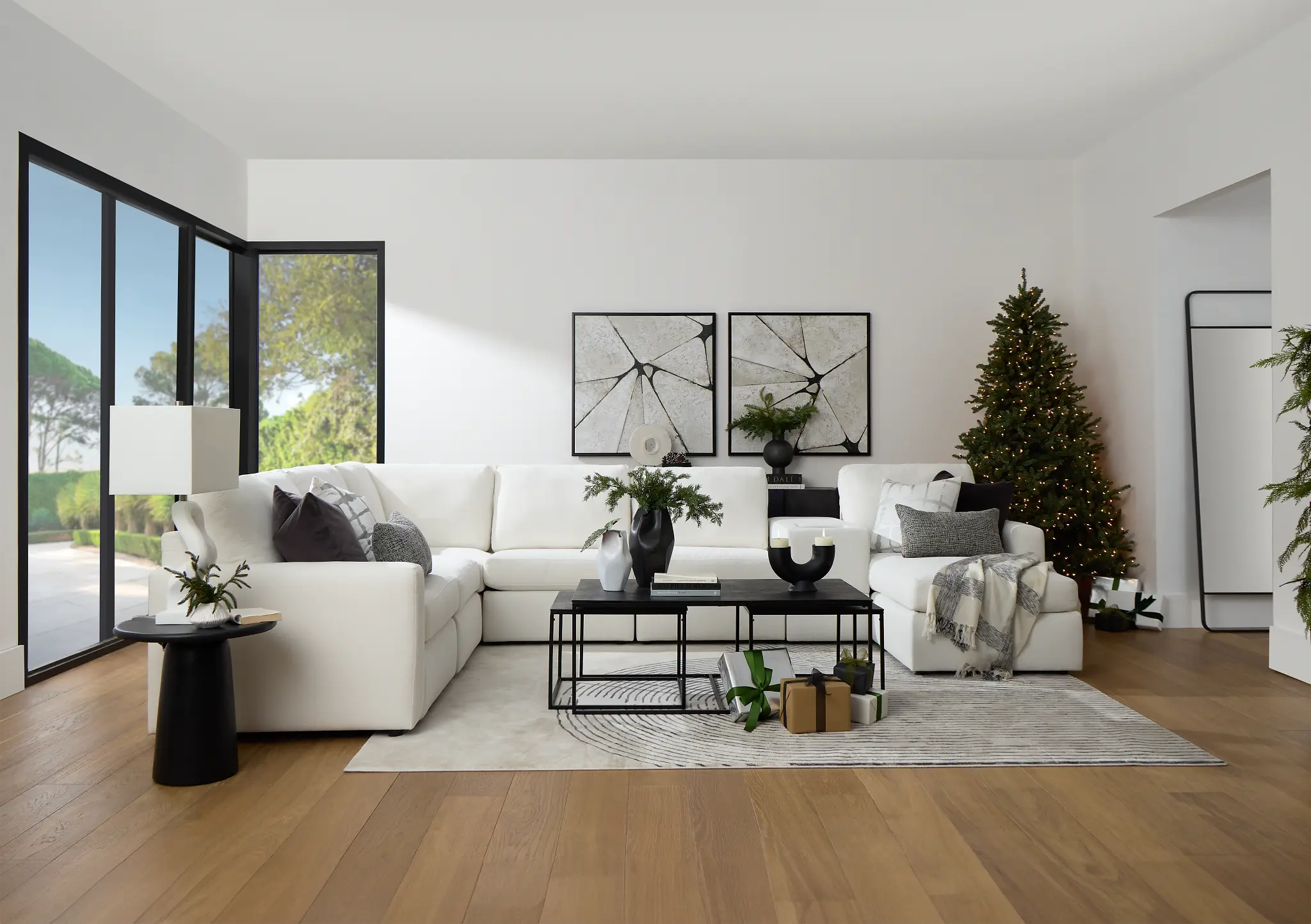 Holiday Home Makeover: Cozy, Chic Ideas to Transform Your Space Holiday Home Makeover: Cozy, Chic Ideas to Transform Your Space