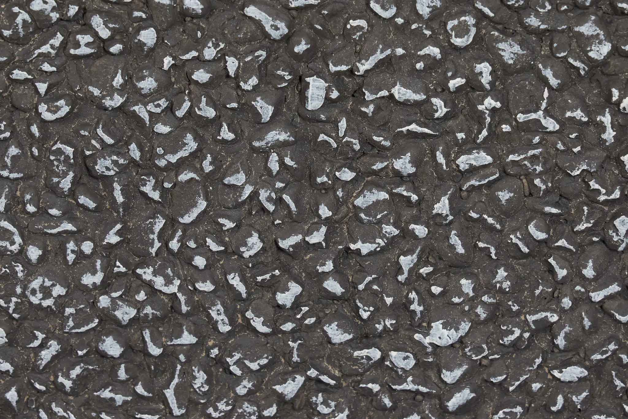 Avena Black Medium Planter Avena Black Medium Planter