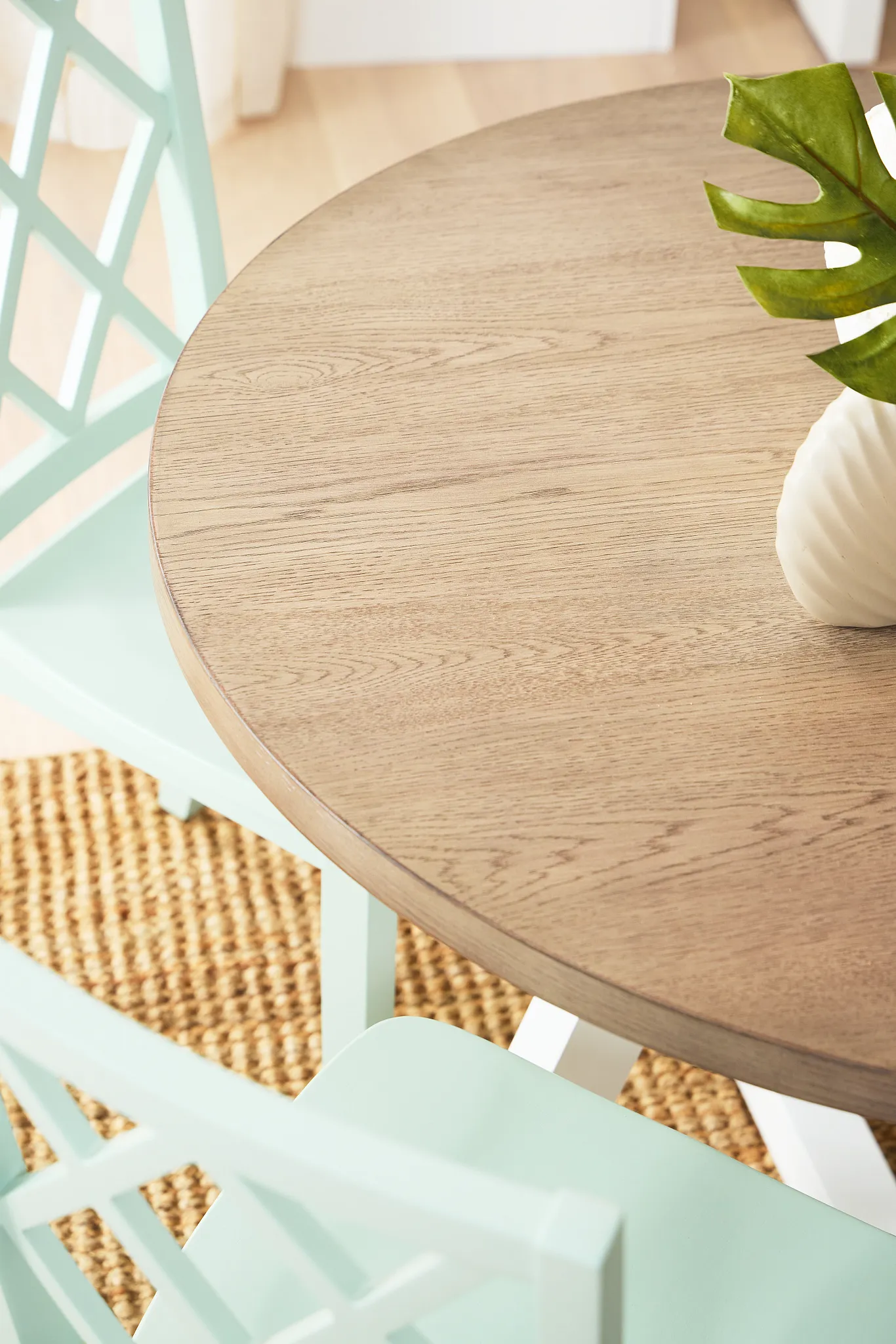 Edgartown Two-tone Round Table