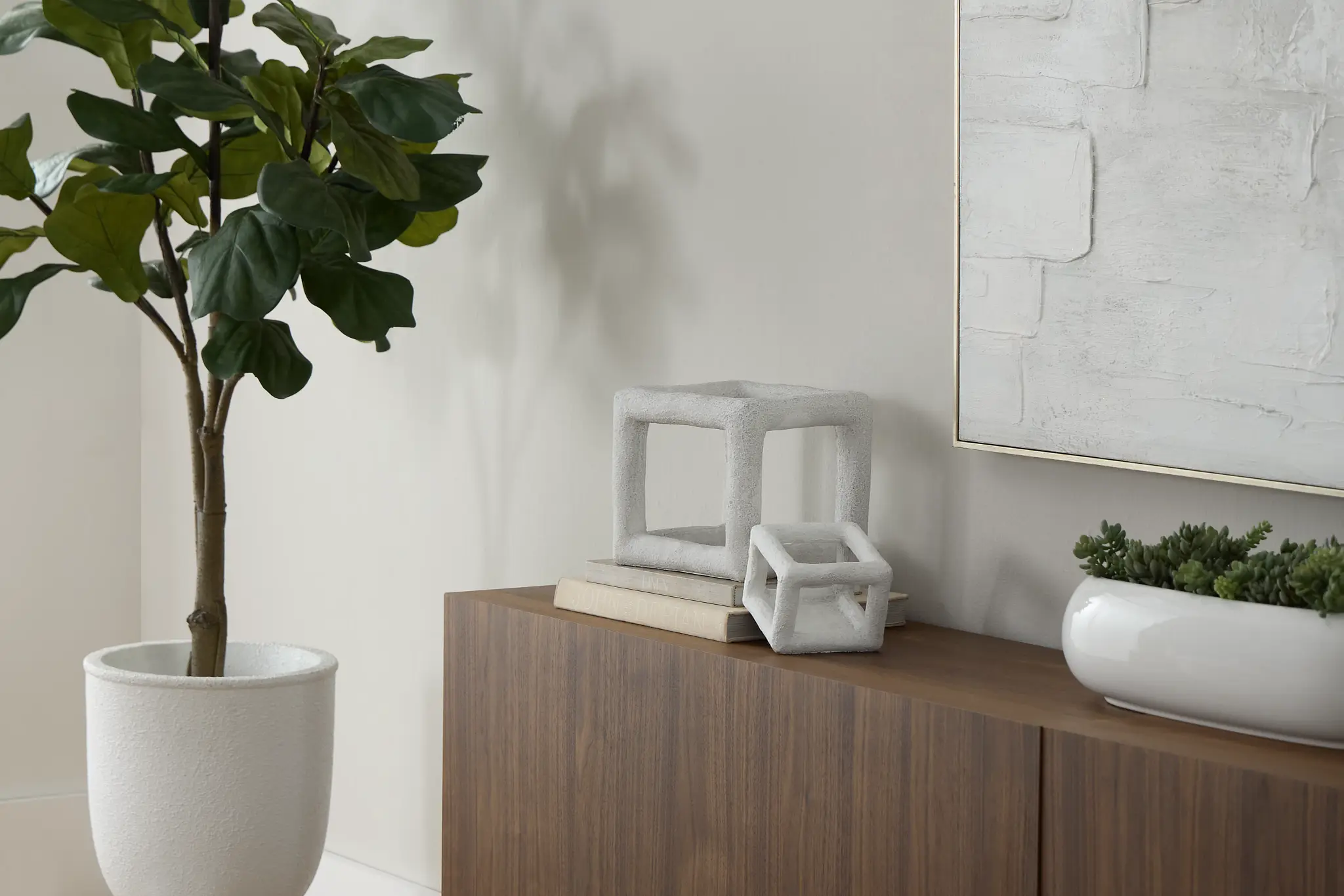 Mai White Medium Sculpture Mai White Medium Sculpture