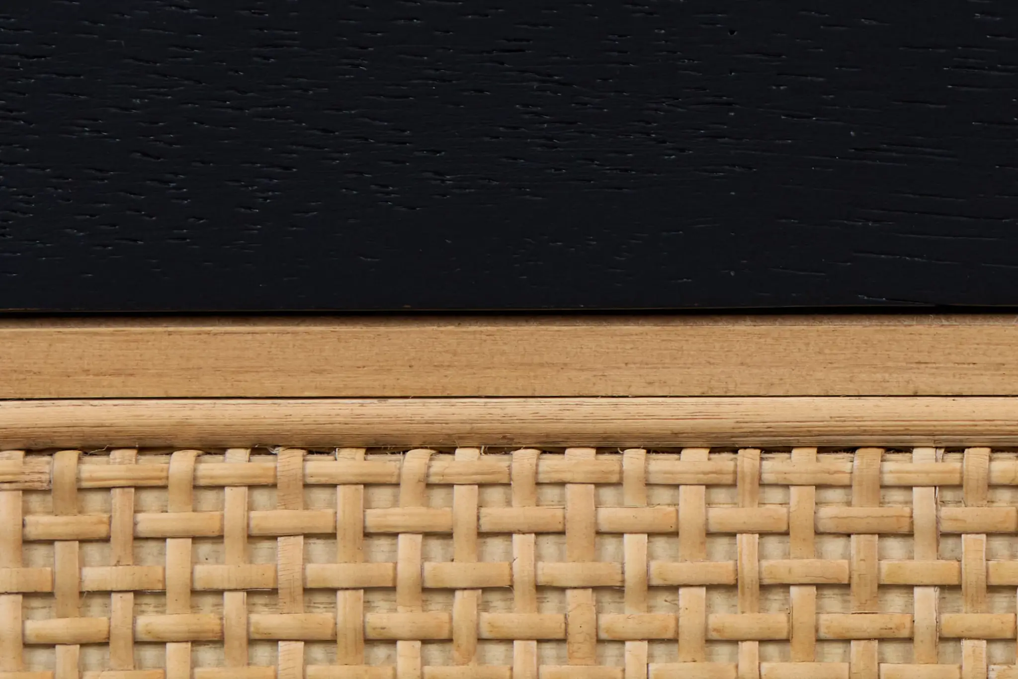 Pacific Two-tone Platform Bed Pacific Two-tone Platform Bed