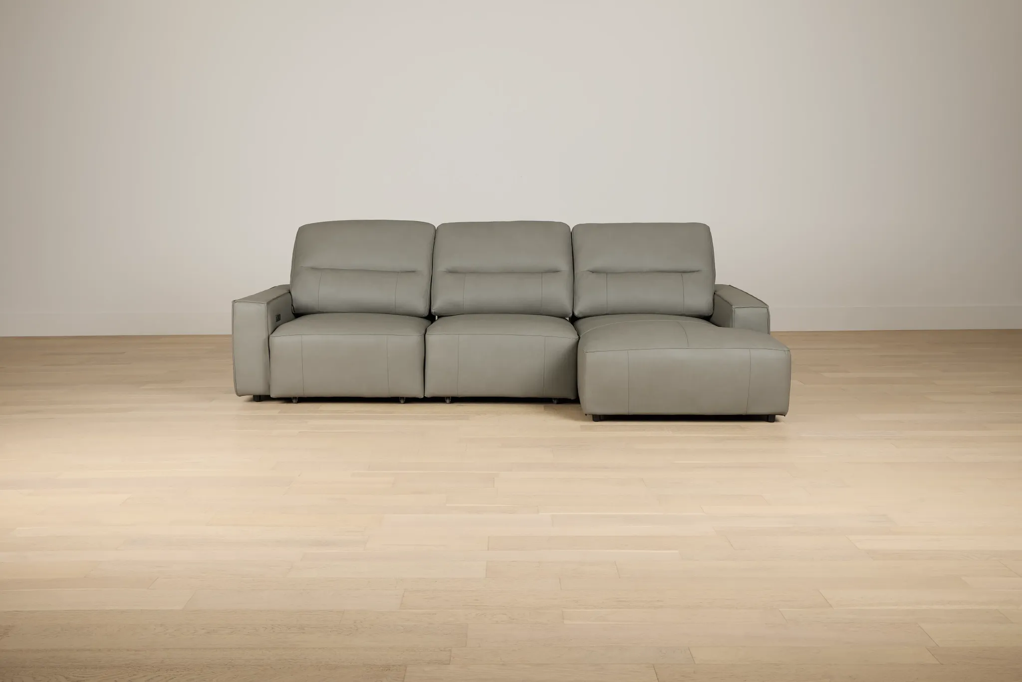 Rudy Gray Lthr/vinyl Right Dual Power Extension Chaise Sectional