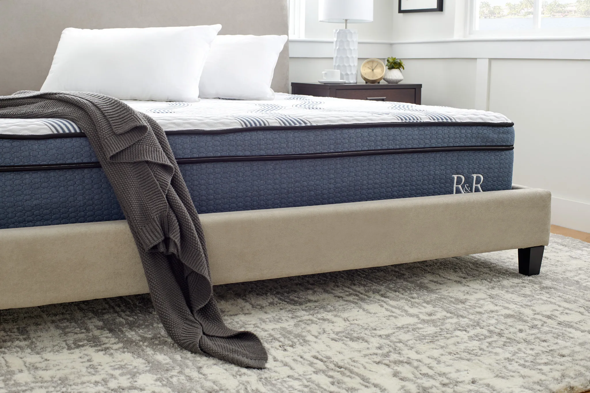 Lucy Light Gray Uph Platform Bed | Bedroom - Beds | City