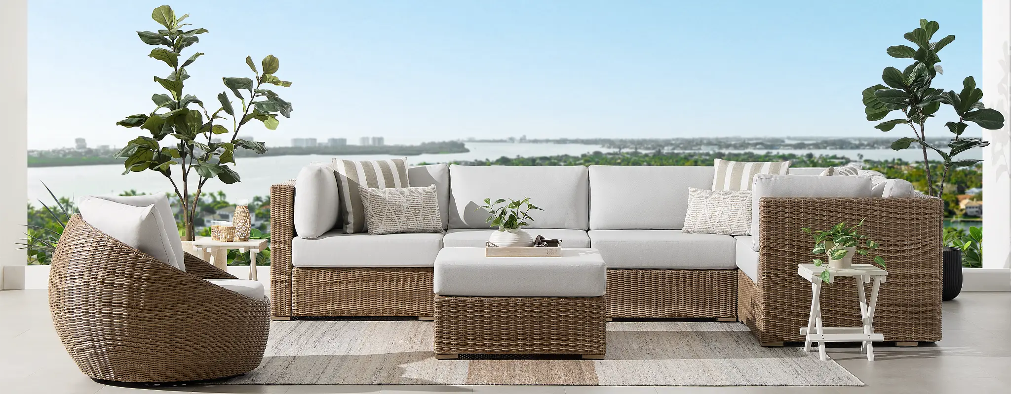 Montecito Modular Sectionals for Flexible Coastal Outdoor Living Montecito Modular Sectionals for Flexible Coastal Outdoor Living
