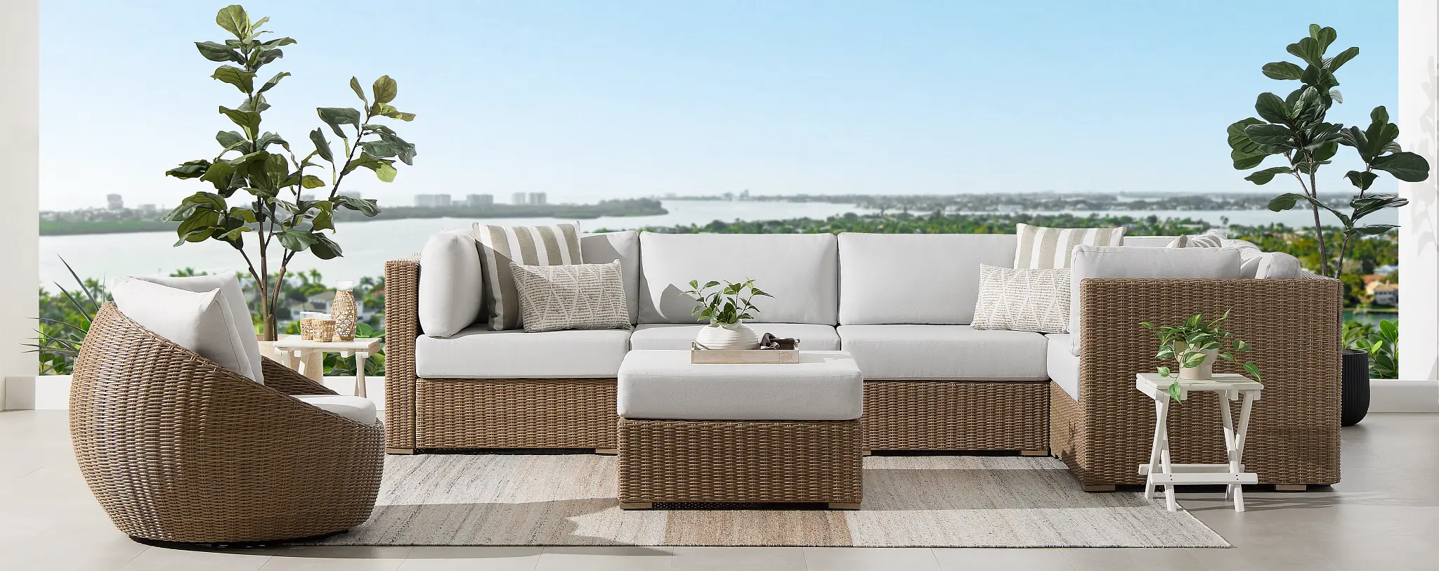 Spring Outdoor Living Ideas: Modern Patios from Balcony to Backyard Spring Outdoor Living Ideas: Modern Patios from Balcony to Backyard