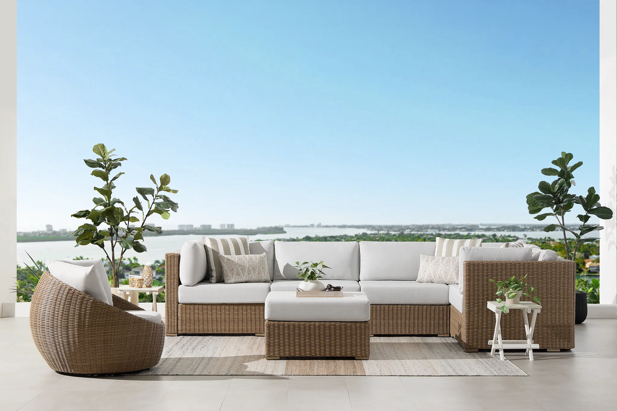 Montecito Light Tone 5-piece Modular Sectional With Light Beige Cushion