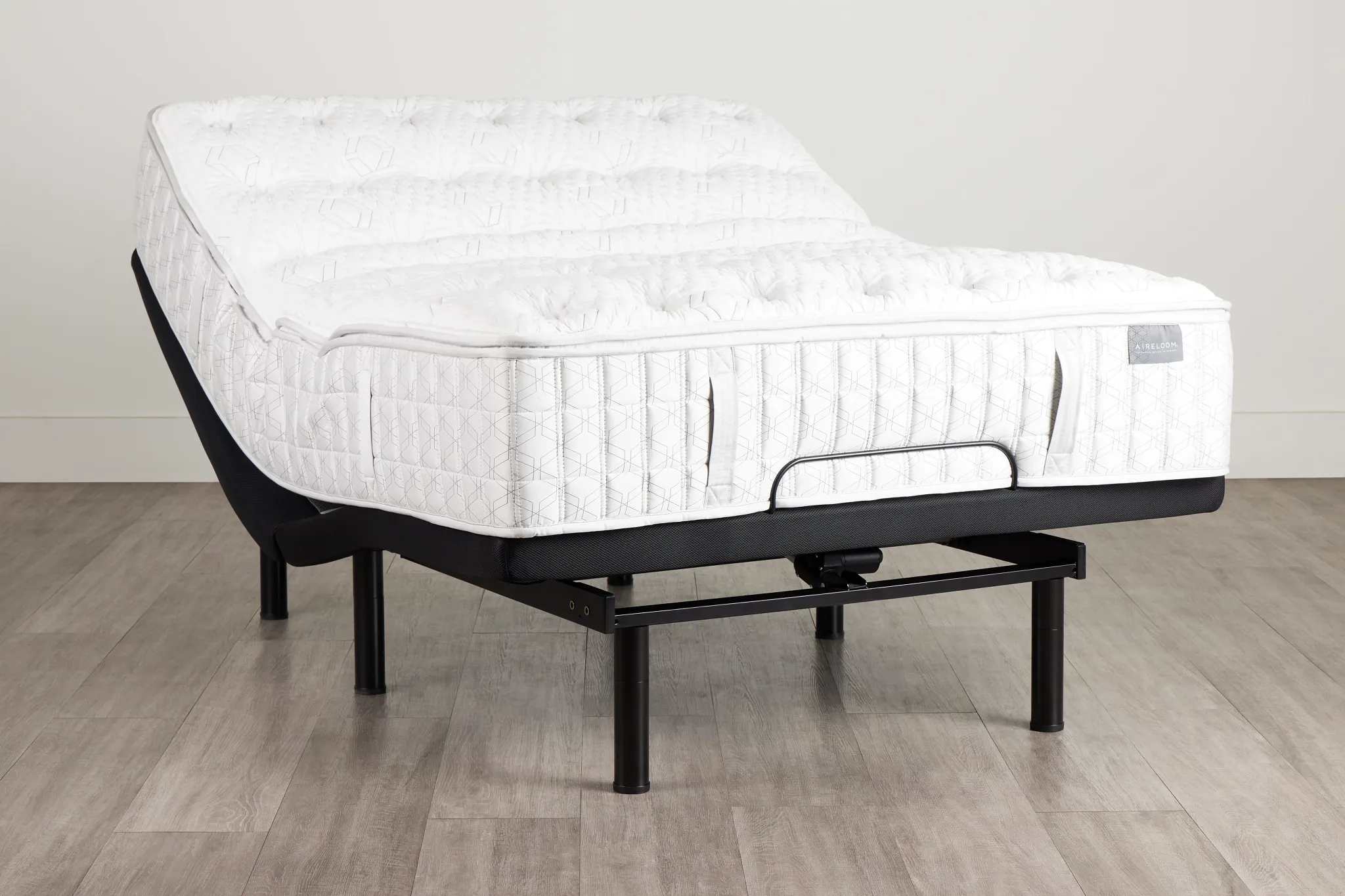 Aireloom Timeless Odyssey Luxetop M1 Plush Deluxe Adjustable Mattress Set