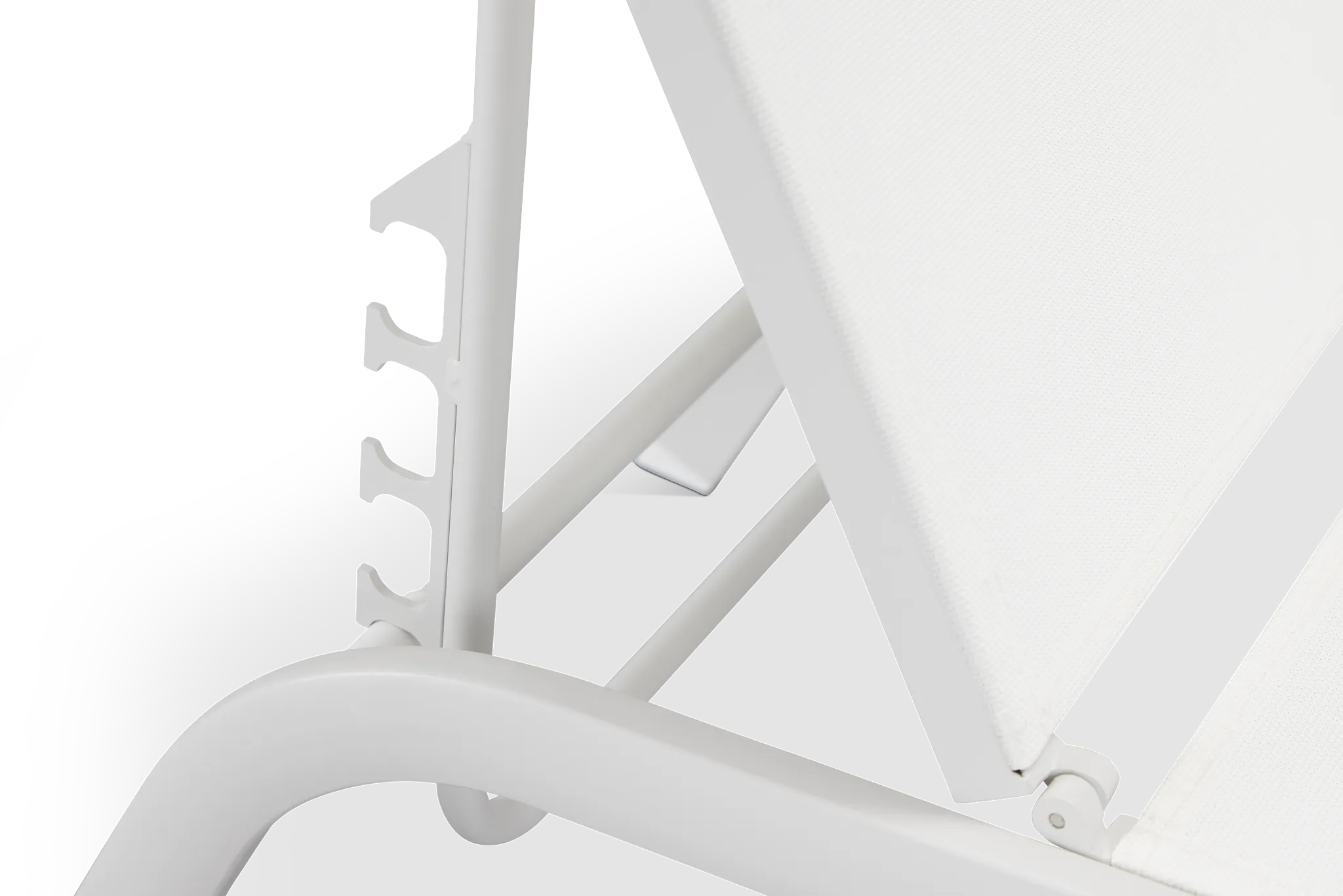 Riviera White Sling Chaise