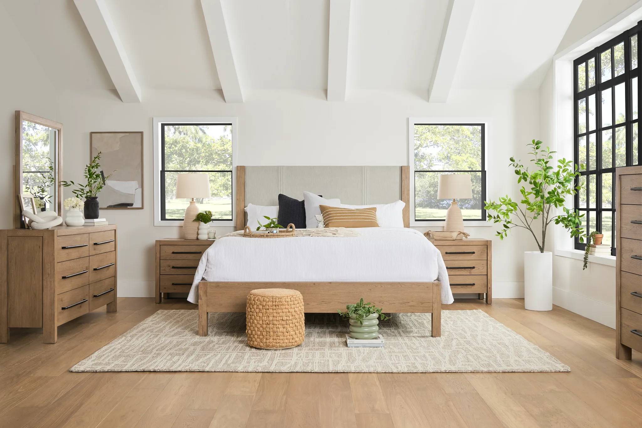 Tahoe Light Tone Uph Panel Bedroom