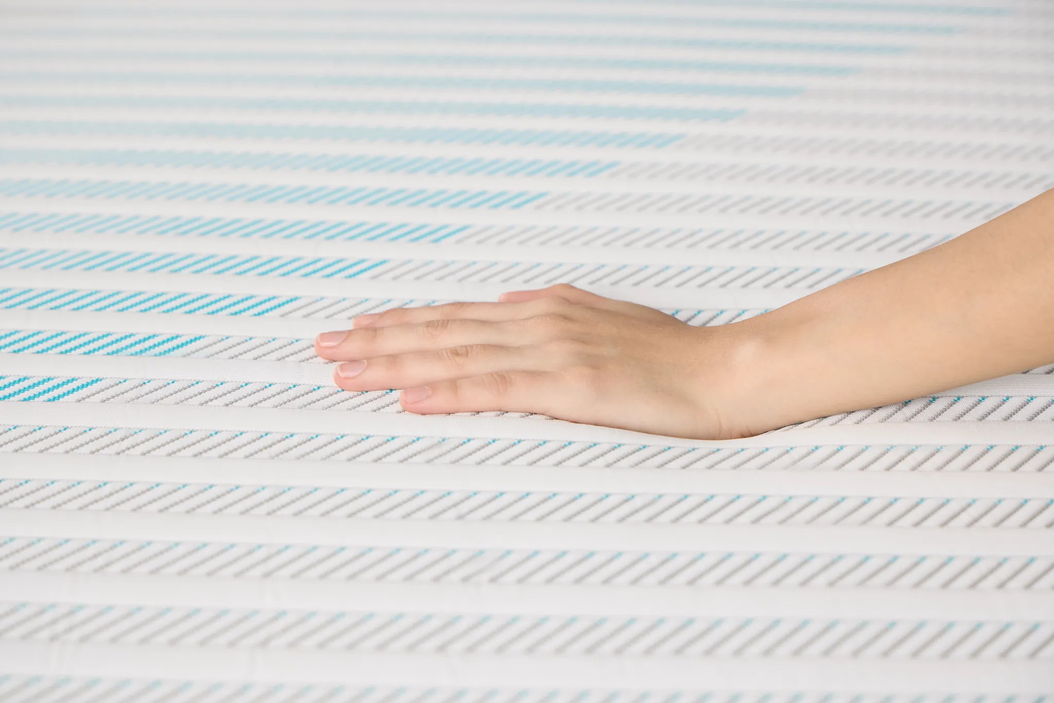 Rest & Renew Performance 12.5" Medium Hybrid Mattress