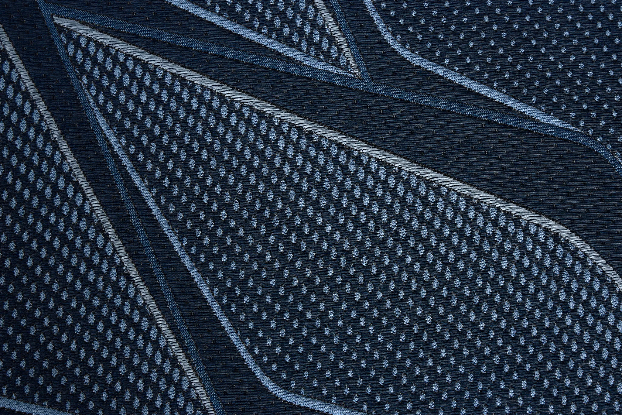 Iseries Nxg3500 13.5" Medium Low-profile Mattress Set