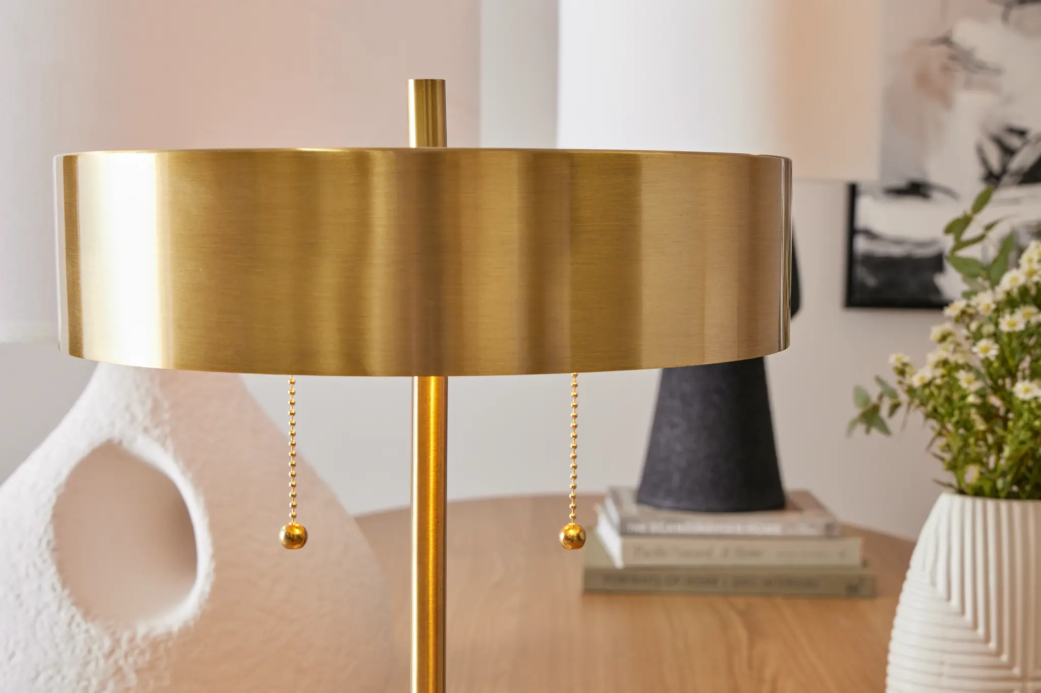 Navo Gold Metal Table Lamp Navo Gold Metal Table Lamp