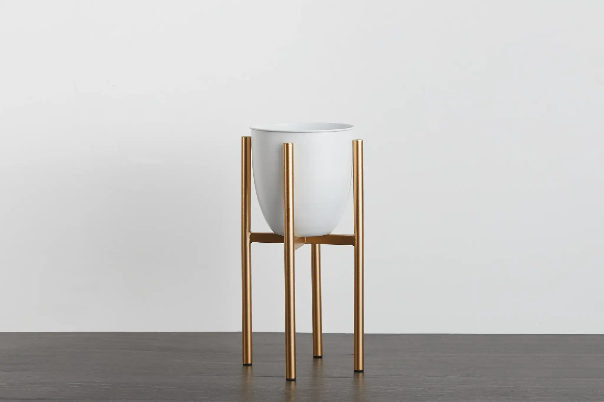 Beaker Gold Medium Planter Beaker Gold Medium Planter