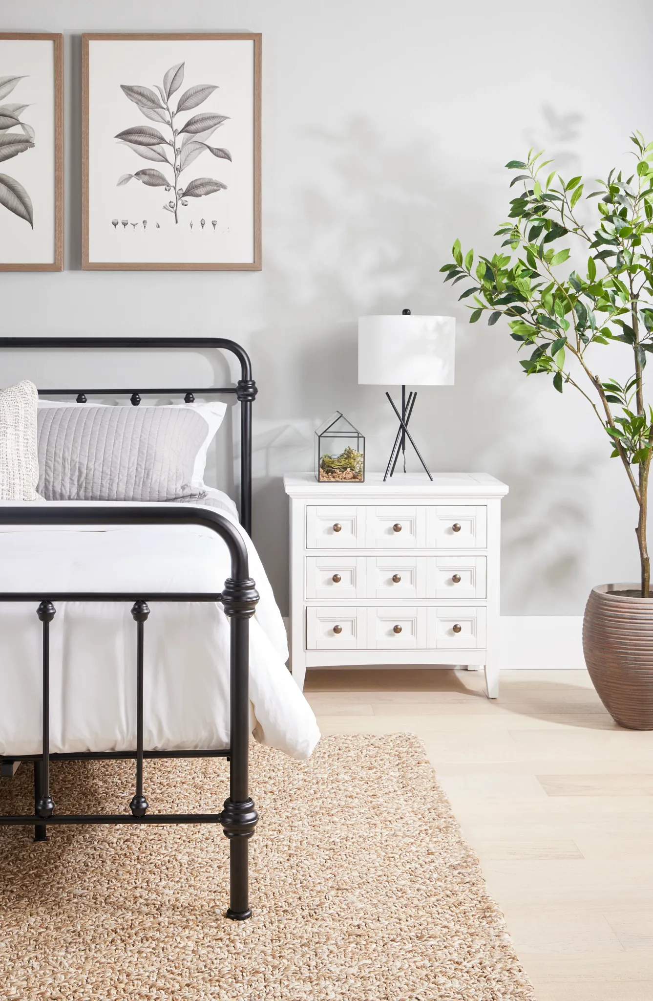 Tripod Metal Table Lamp