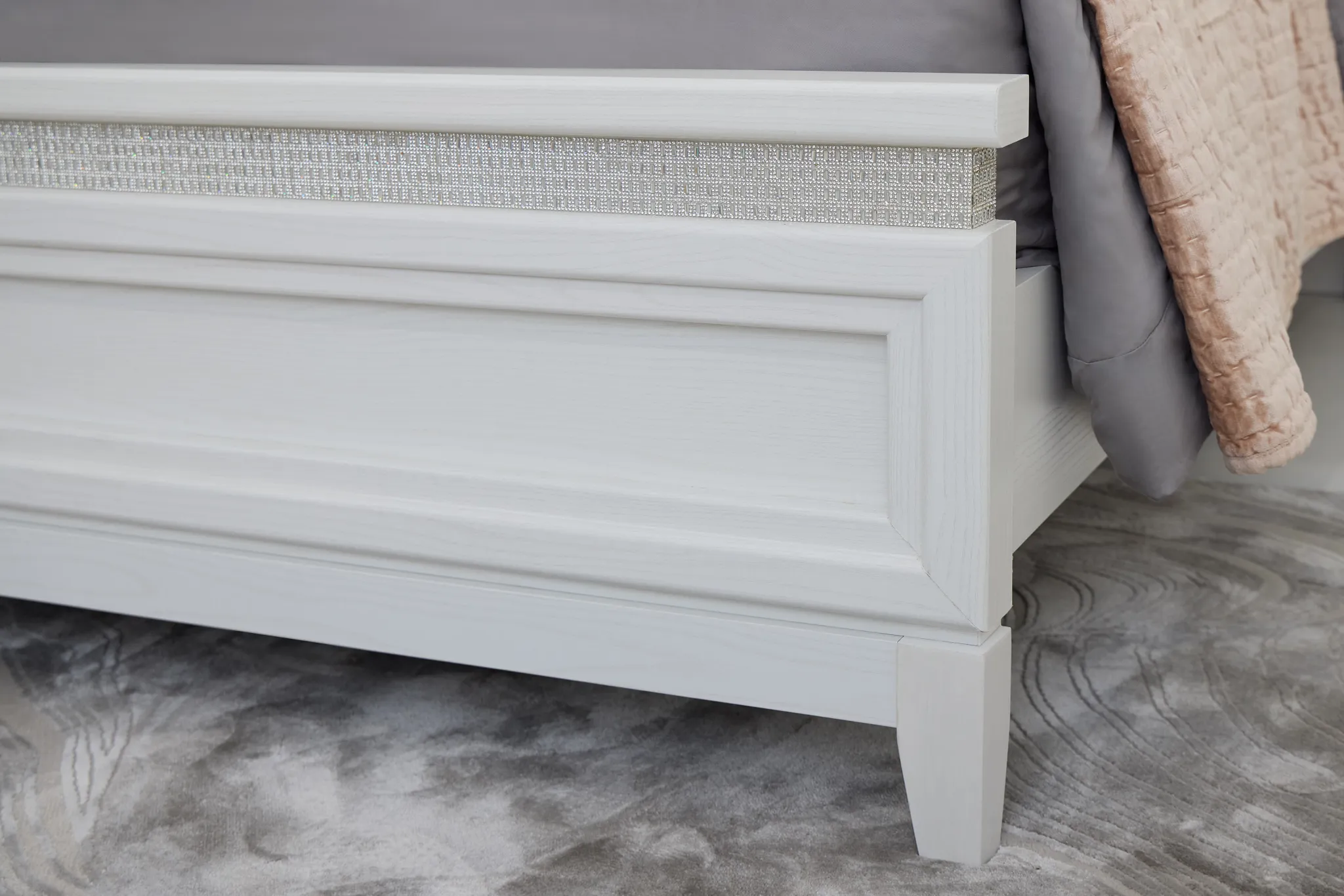 Alessandria White Uph Panel Bed With Lights