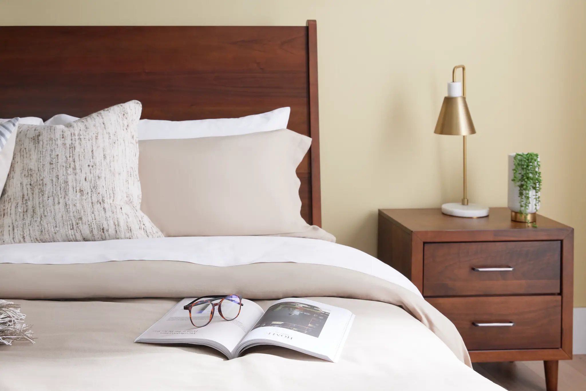 Palmdale Dark Tone Platform Bed Palmdale Dark Tone Platform Bed