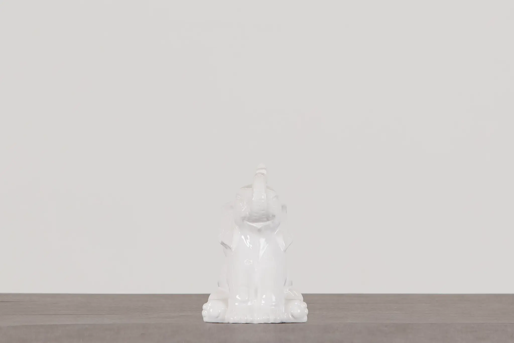 Luck White Tabletop Accessory Luck White Tabletop Accessory