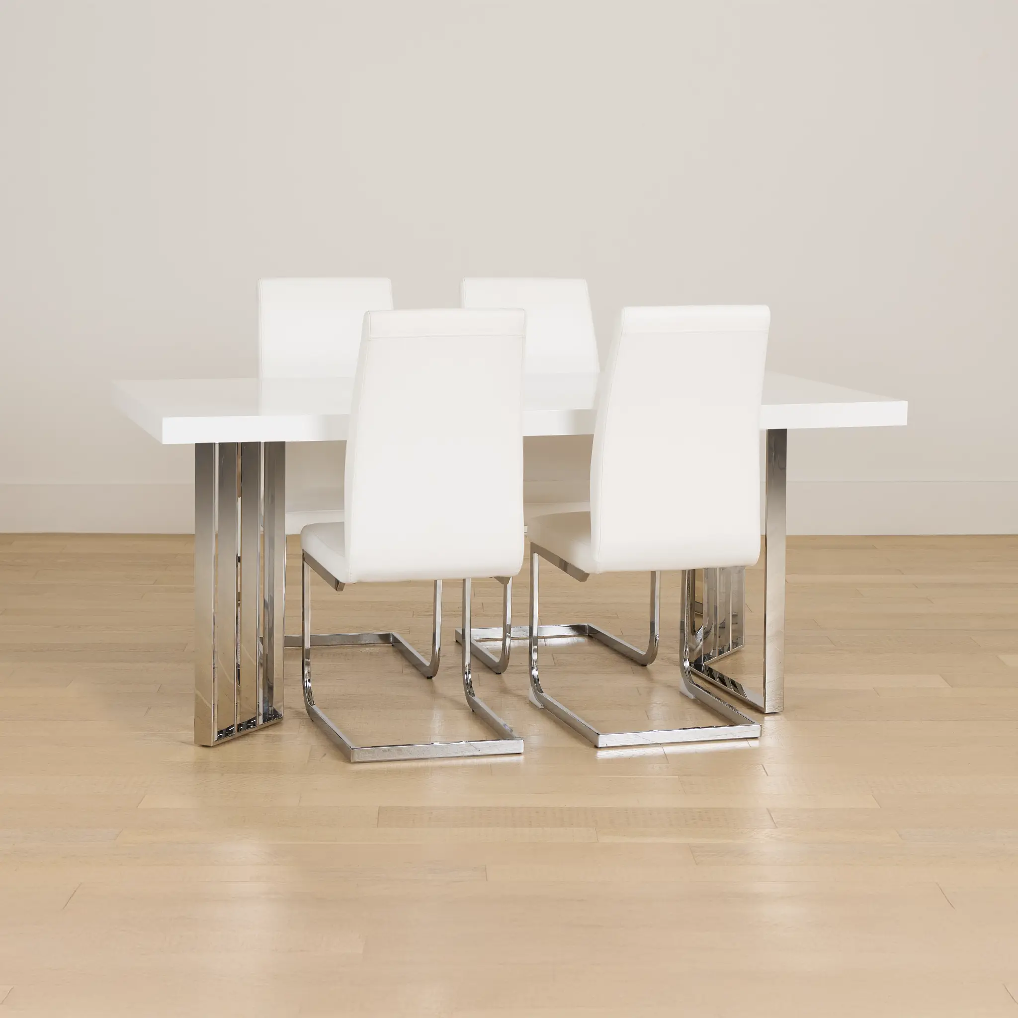 Axel White Table & 4 Upholstered Chairs Axel White Table & 4 Upholstered Chairs
