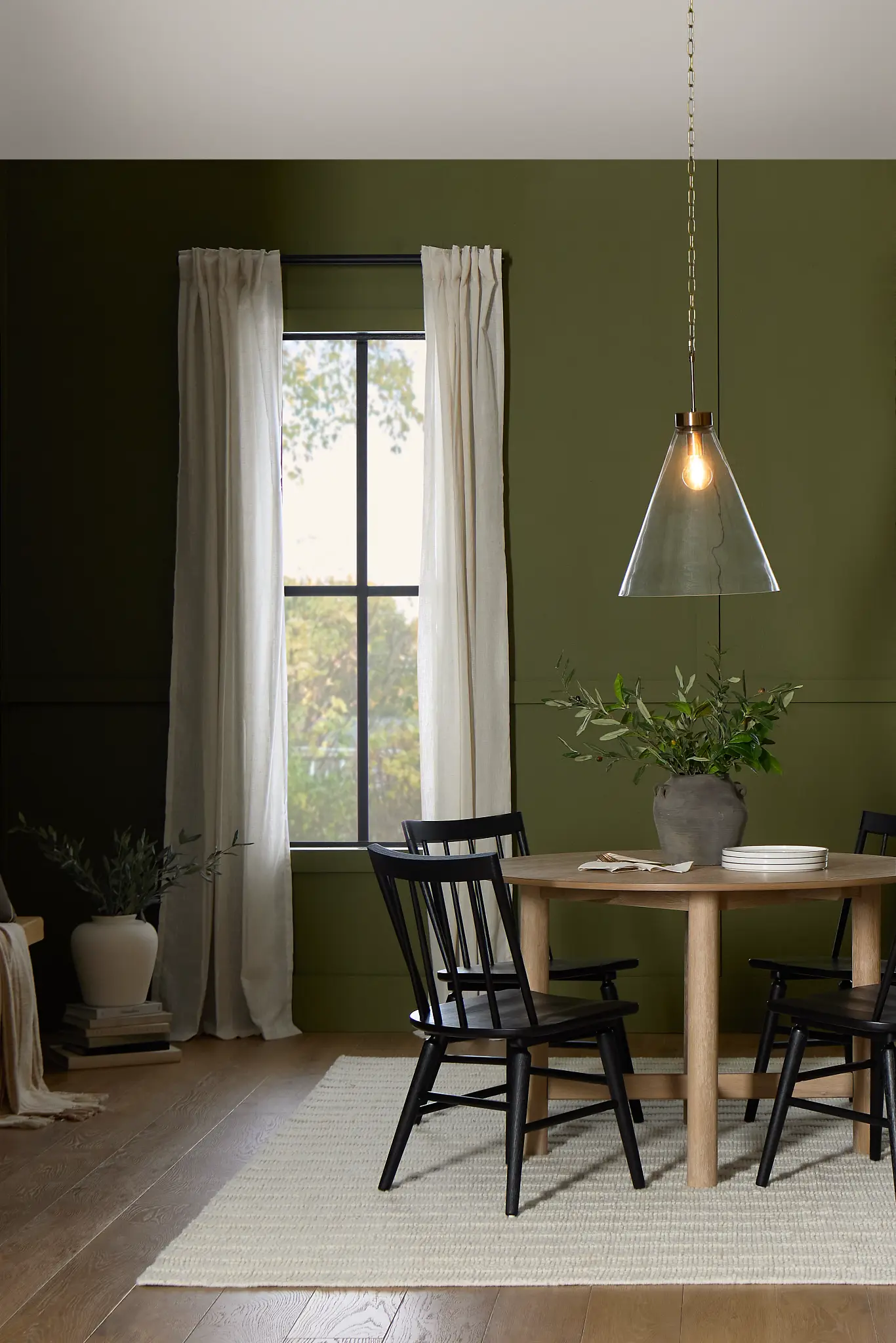 Taylor Light Tone Round Table & 4 Wood Chairs Taylor Light Tone Round Table & 4 Wood Chairs