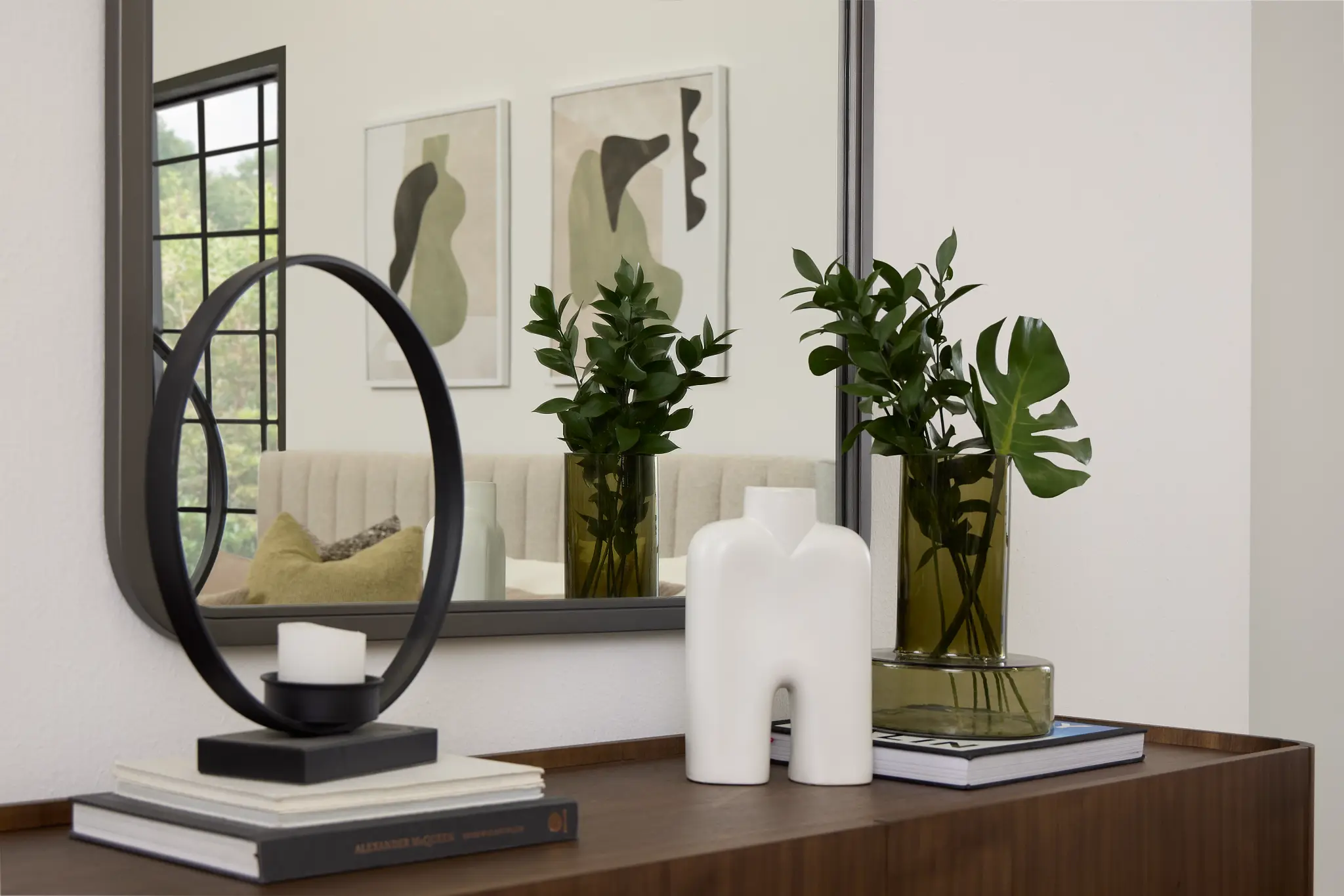 Teya White Medium Vase Teya White Medium Vase