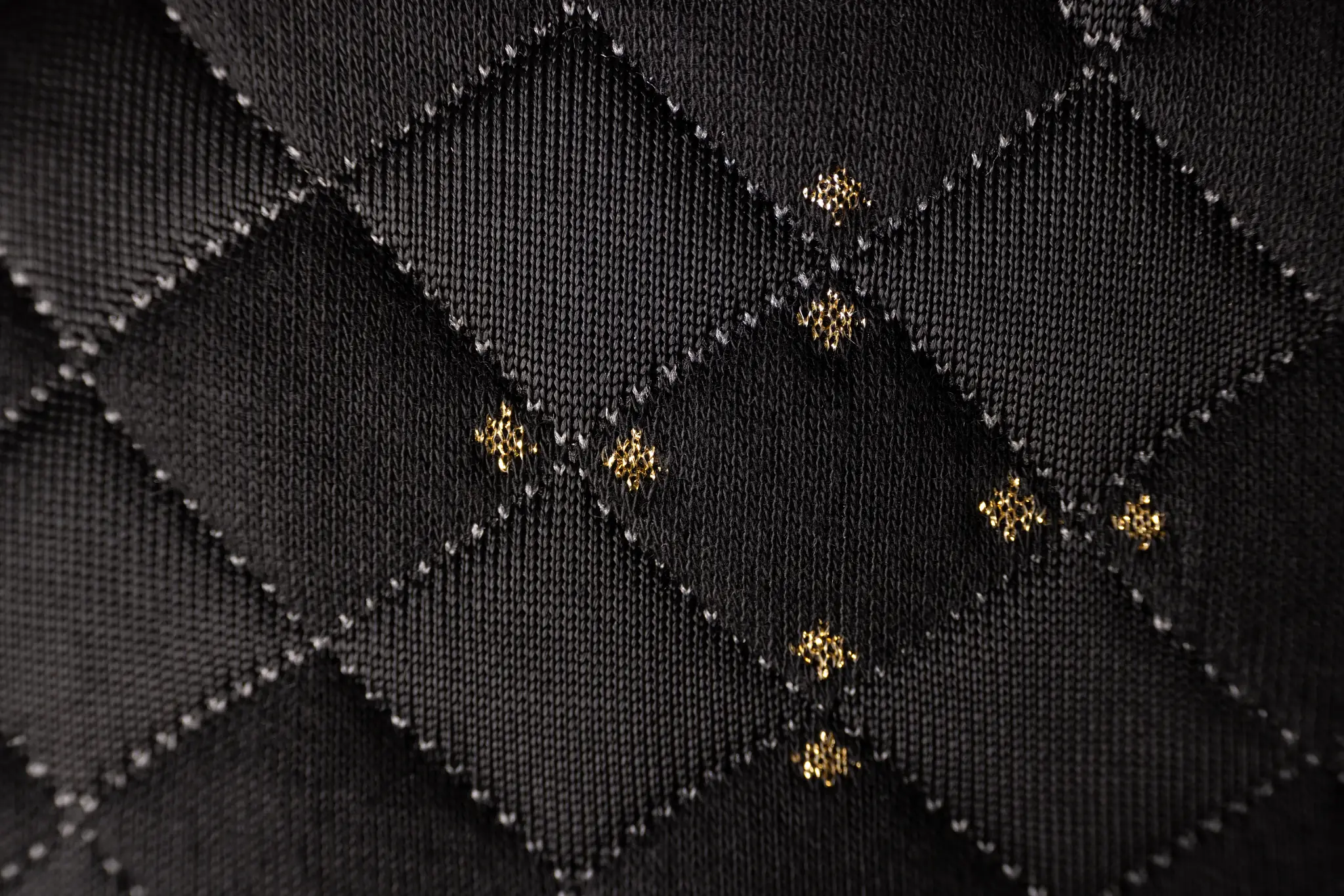 Beautyrest Black Series Four Summit Plush Plus Adjustable Mattress Set Beautyrest Black Series Four Summit Plush Plus Adjustable Mattress Set