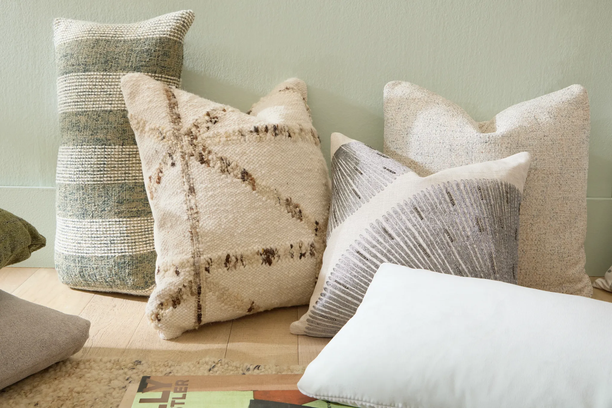 Saters White 22" Accent Pillow