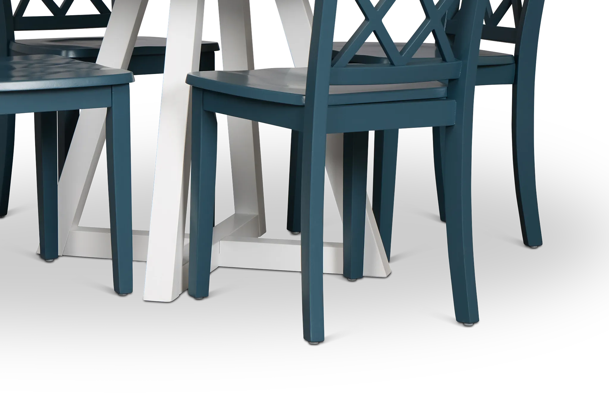 Edgartown Two-tone Round Table & 4 Navy Wood Chairs