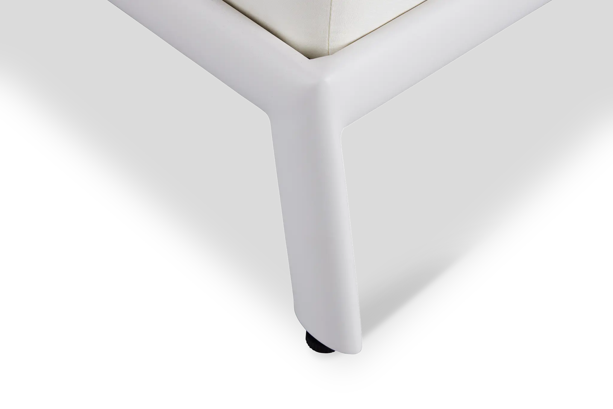 Tortuga White Aluminum Cushioned Chaise Tortuga White Aluminum Cushioned Chaise