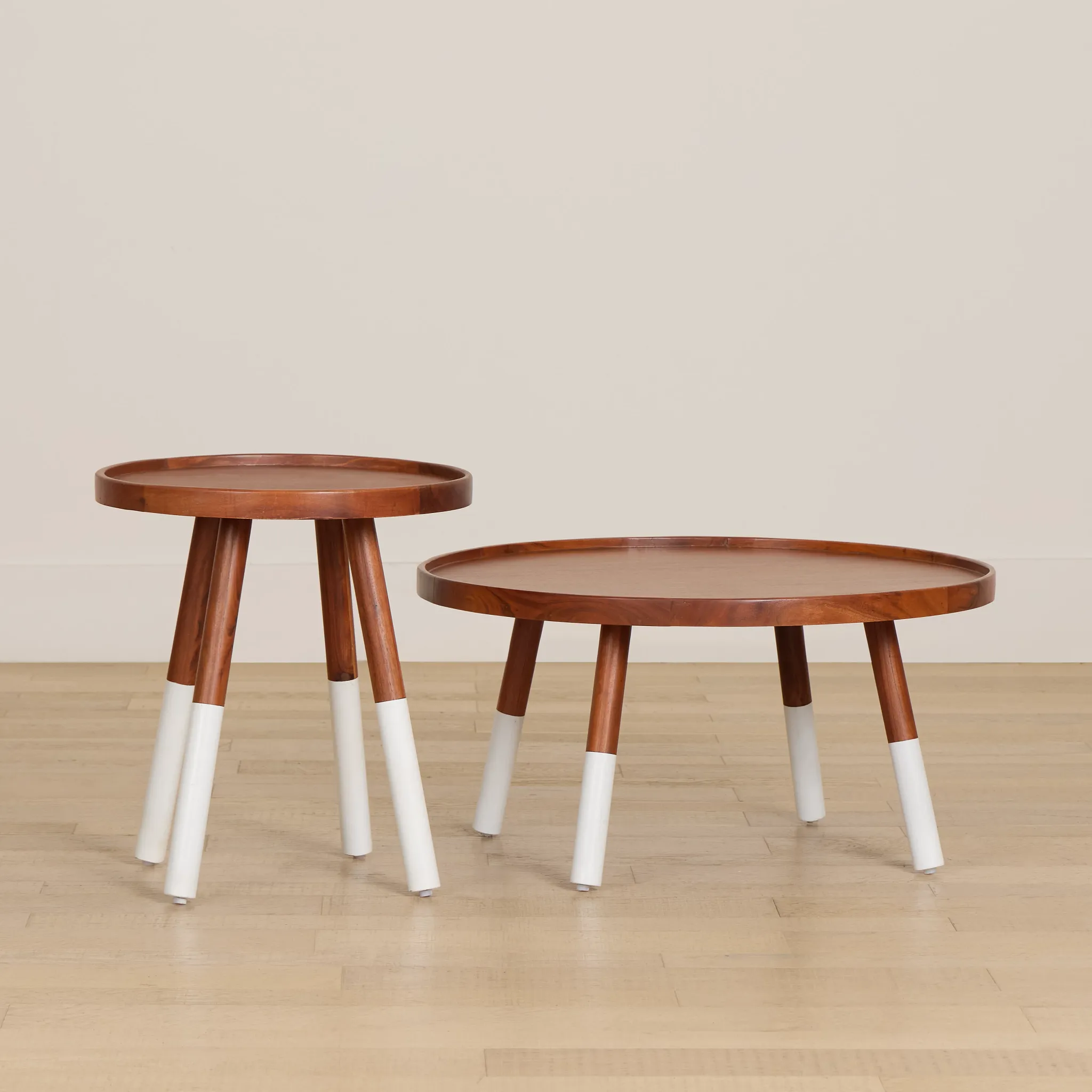 Daisy Mid Tone Set Of 2 Nesting Coffee Table