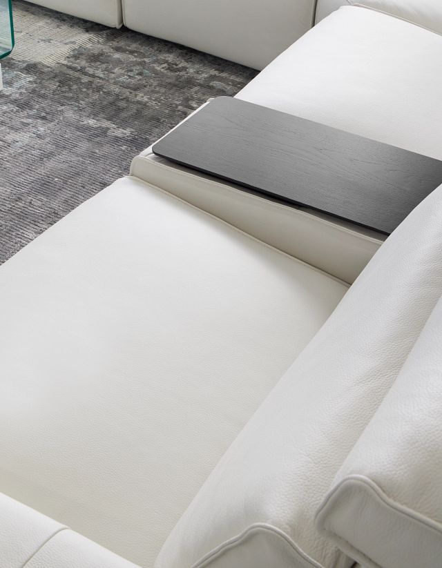 Carmelo White Leather Medium Dual Power Sectional W/left Table & Light