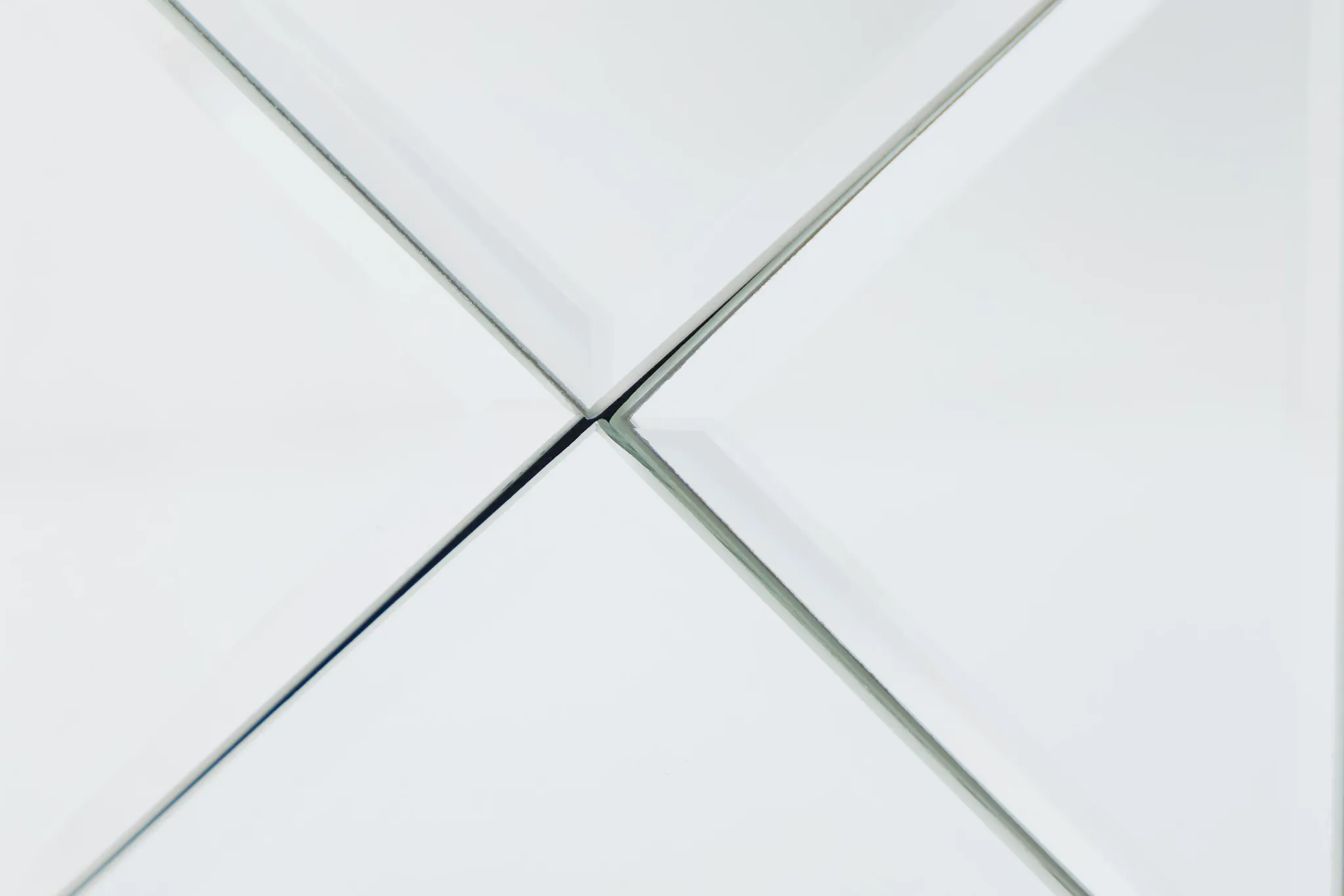 Mia Small Mirrored Hurricane