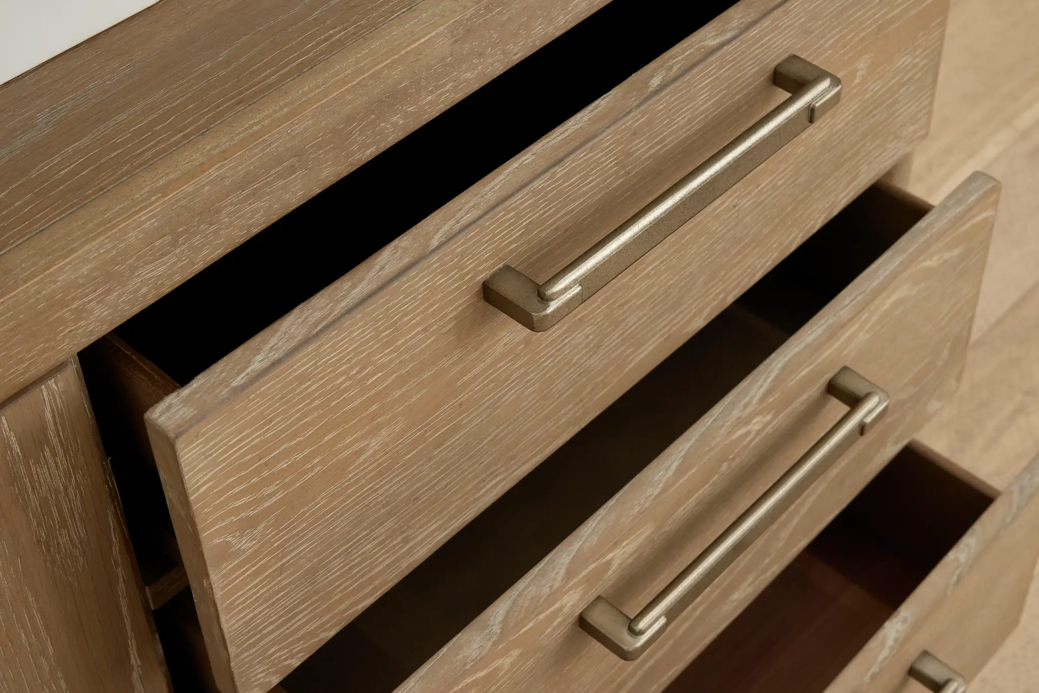 4. Decluttering Your Space 4. Decluttering Your Space