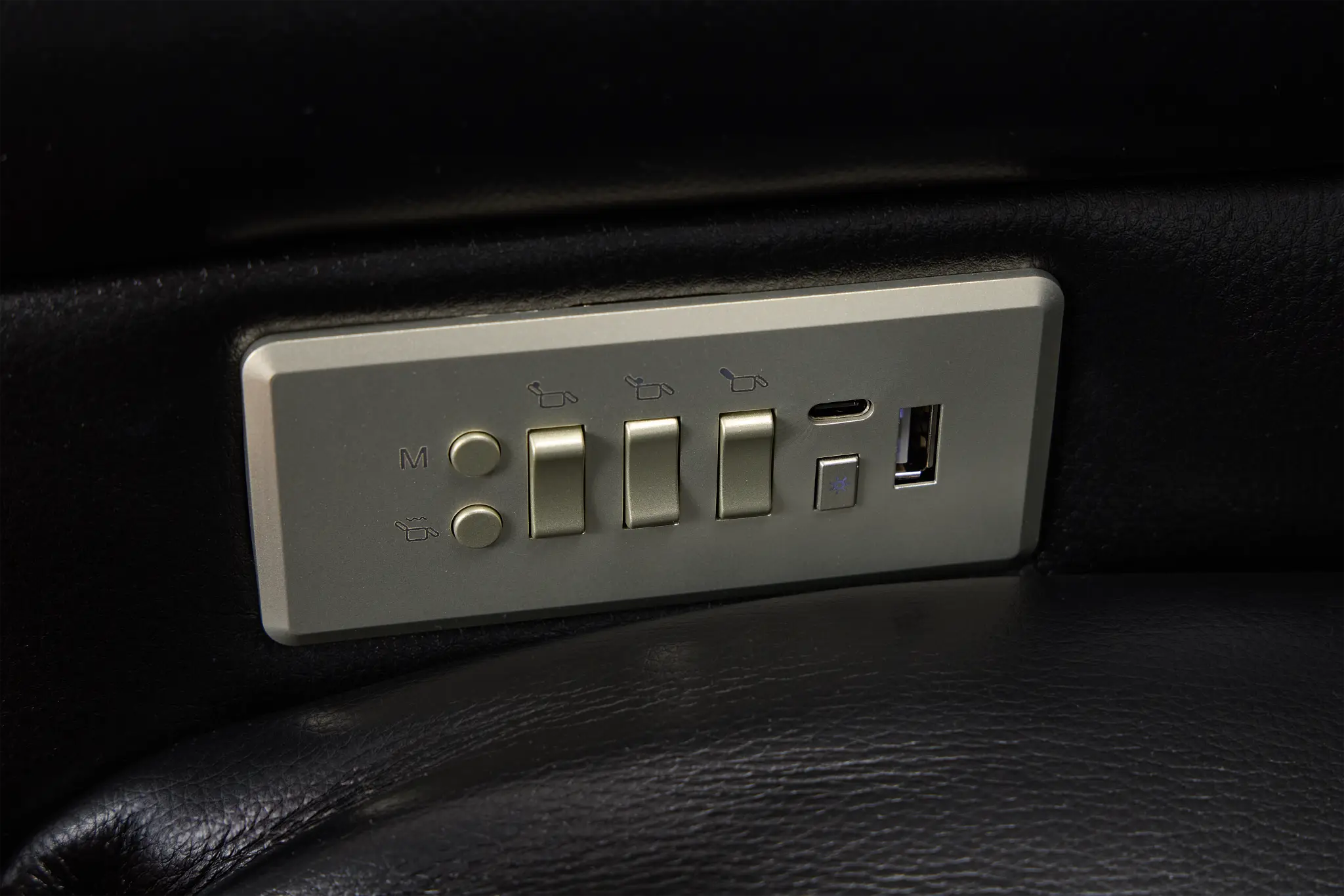 Eclipse Black Lthr/vinyl Power Recliner Eclipse Black Lthr/vinyl Power Recliner