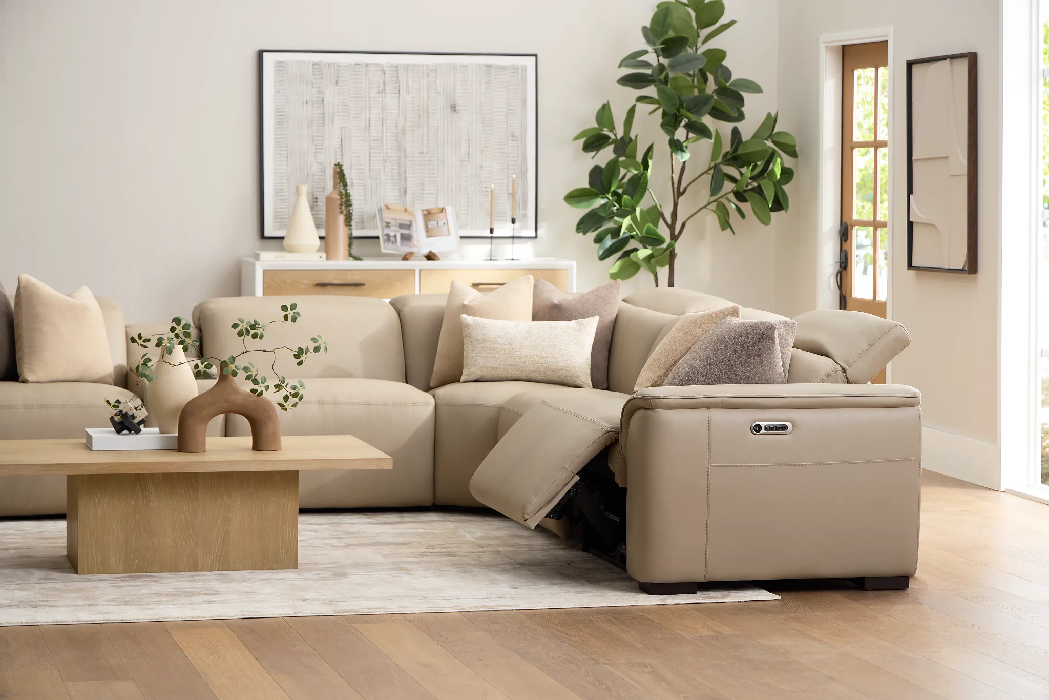 Flexsteel Brodie Taupe Lthr/vinyl Medium Triple Power 2-arm Sectional