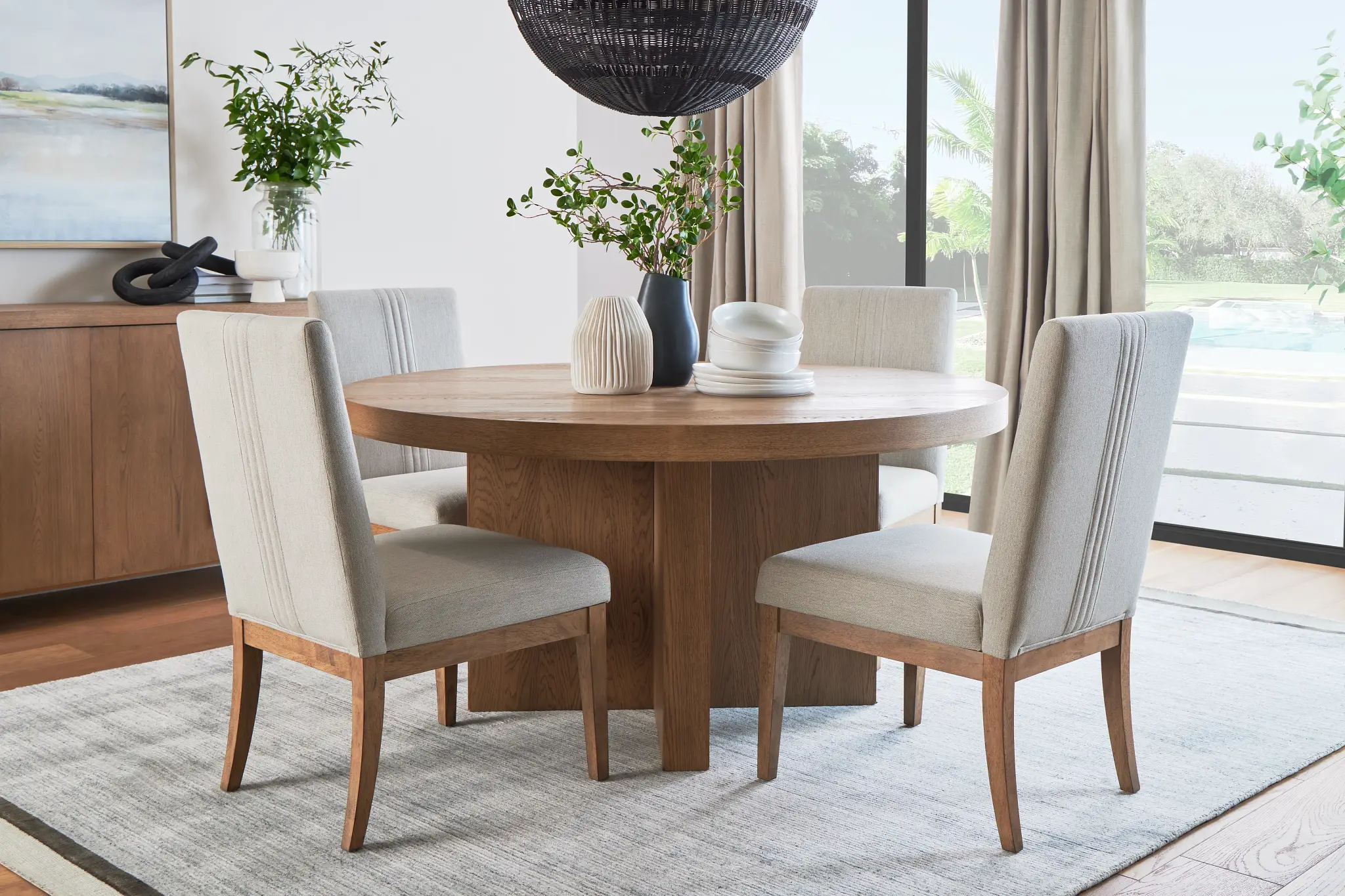 Casual dining room style