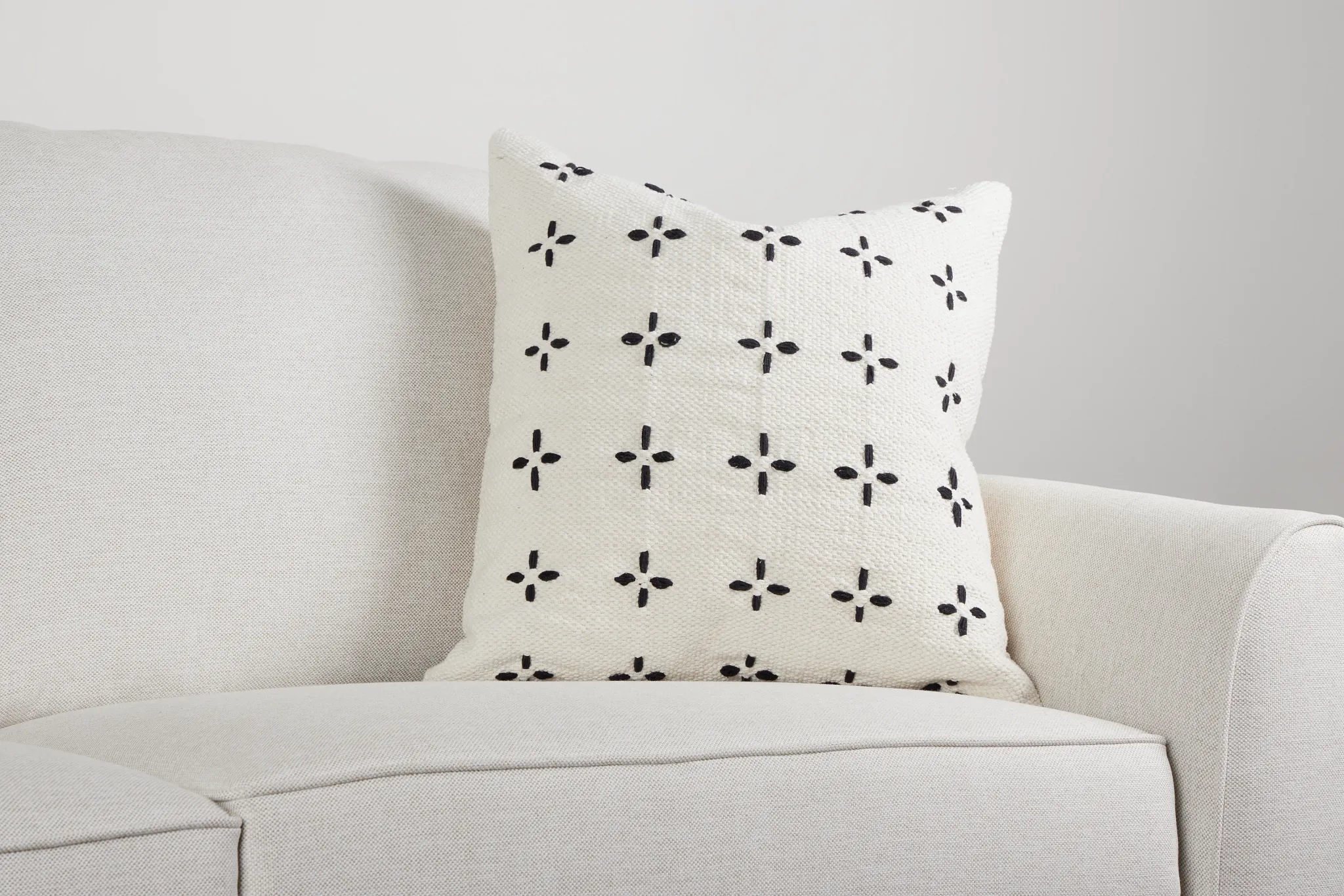 Crue White 22" Accent Pillow