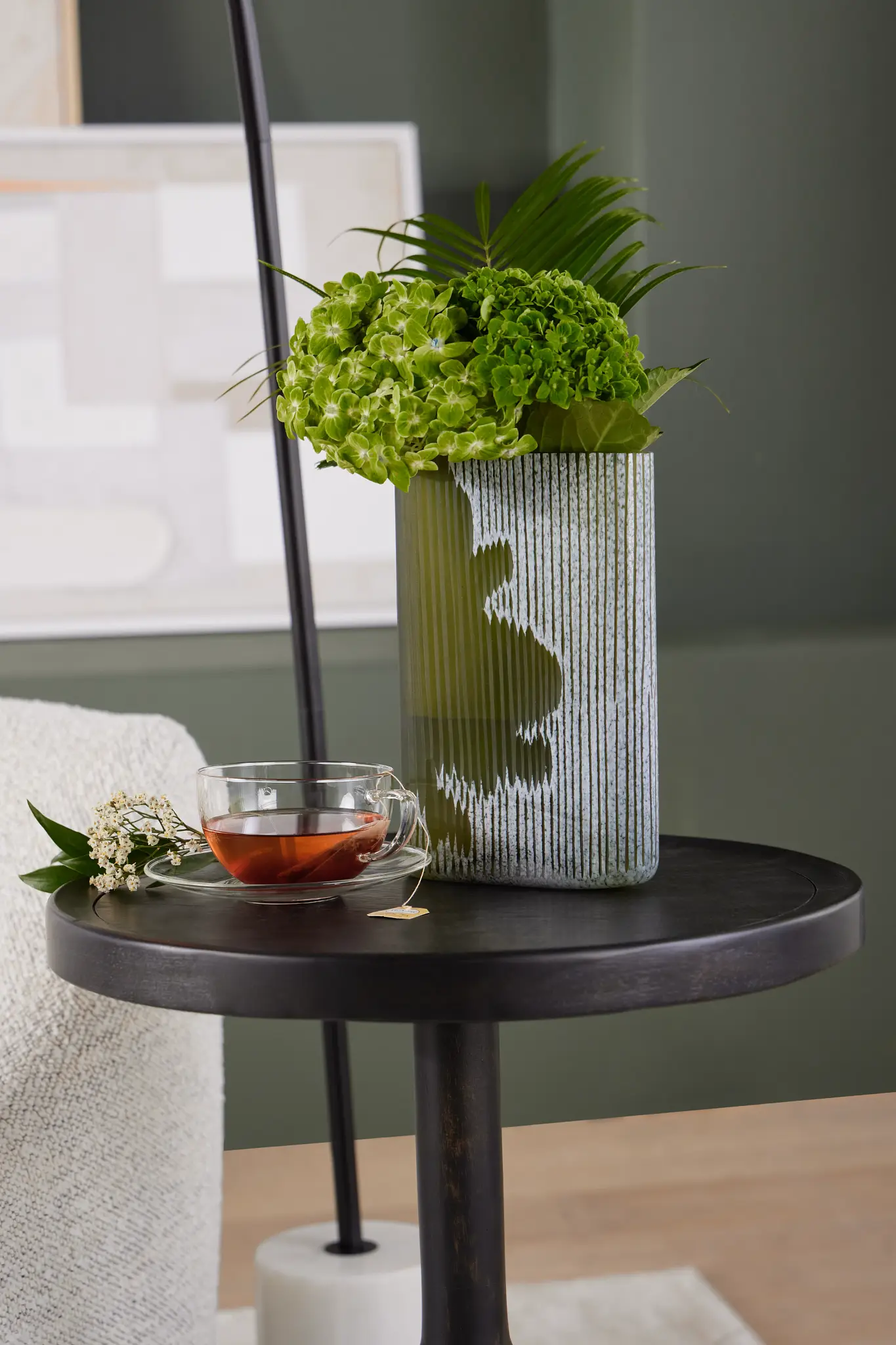 Provo Dark Tone Round Pedestal Table Provo Dark Tone Round Pedestal Table