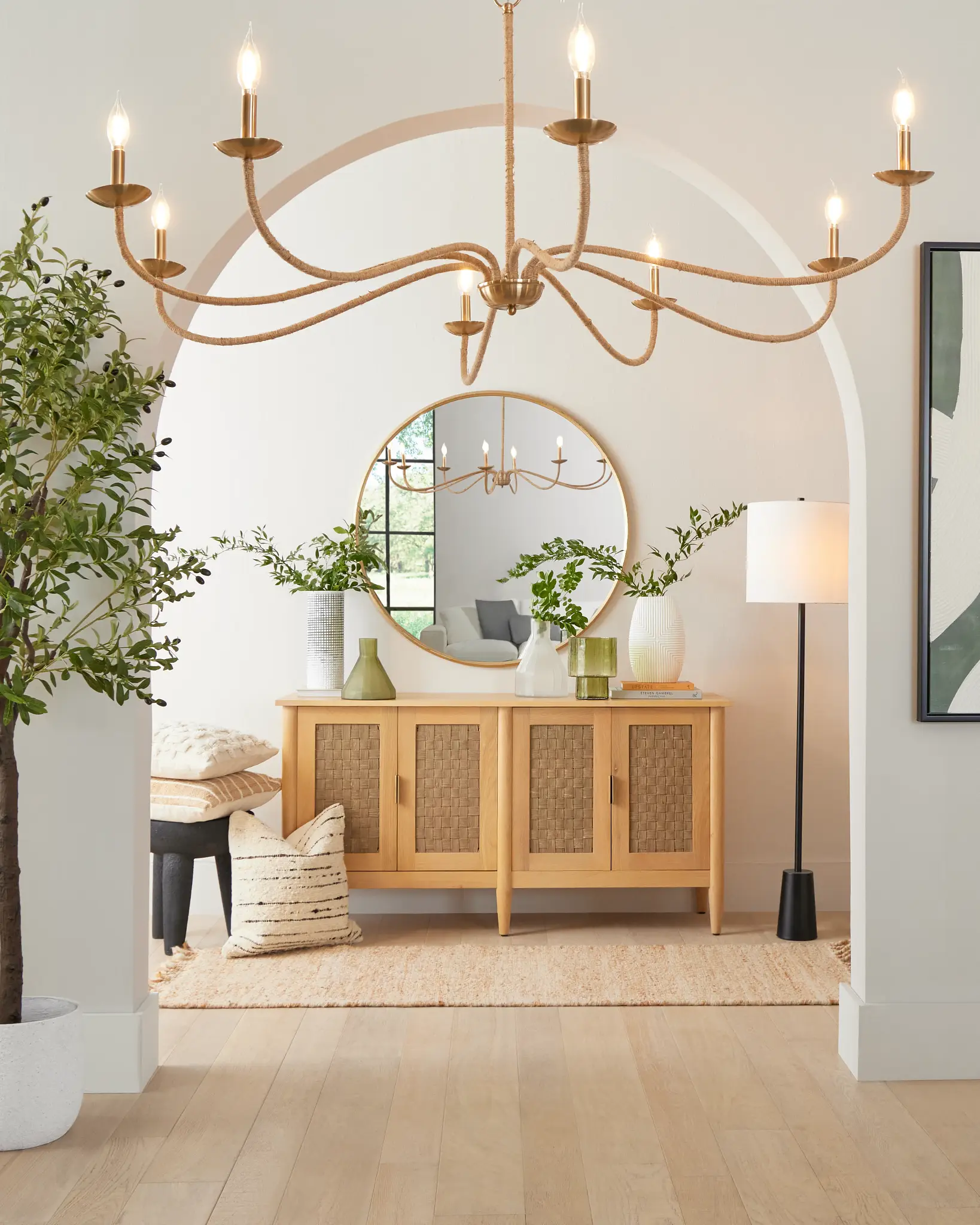 Easy Spring Styling Tips to Brighten Your Entryway