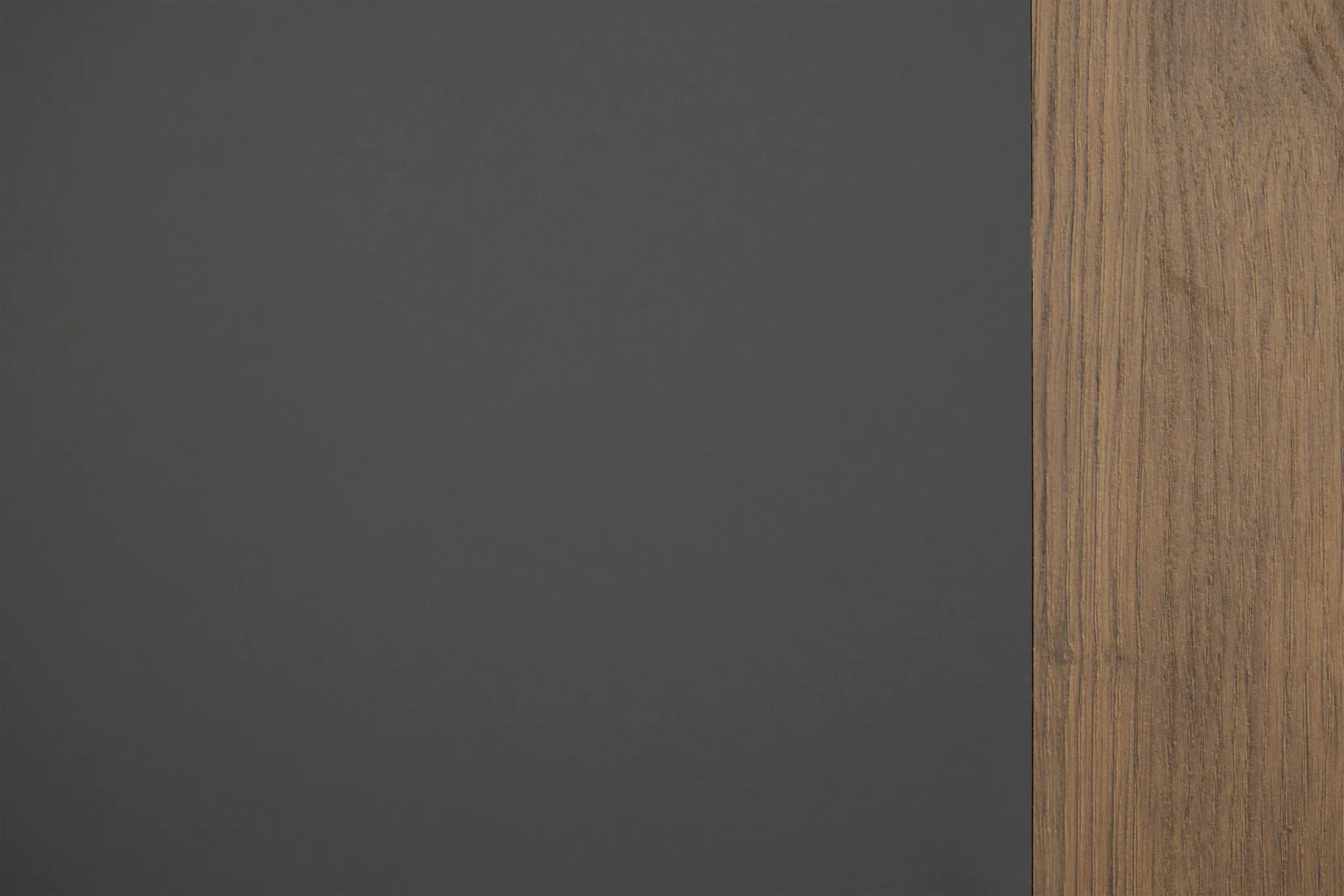 Brasilia Gray Platform Bed With Speaker