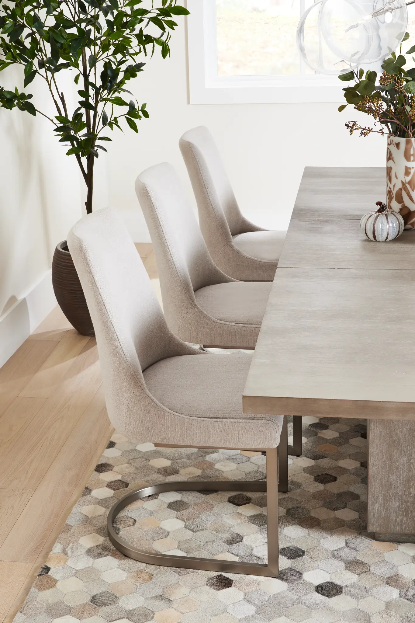 Madden Light Tone Rect Table & 4 Chairs Madden Light Tone Rect Table & 4 Chairs
