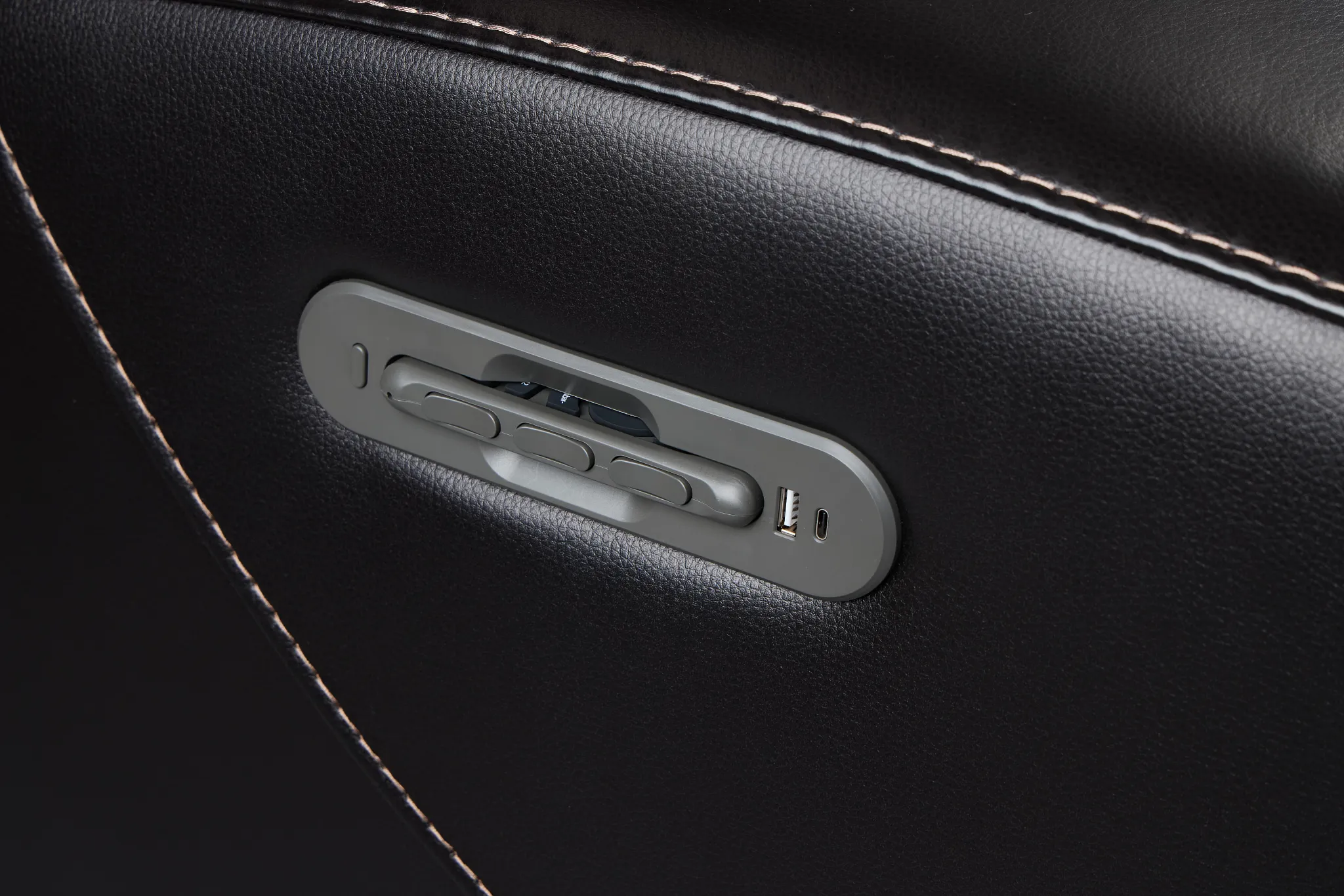 Casey Black Lthr/vinyl Power Rocker Recliner