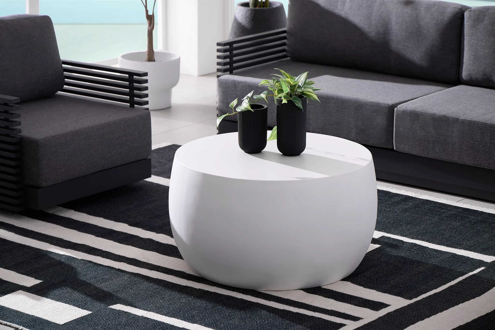 Tai White In/out Round Coffee Table