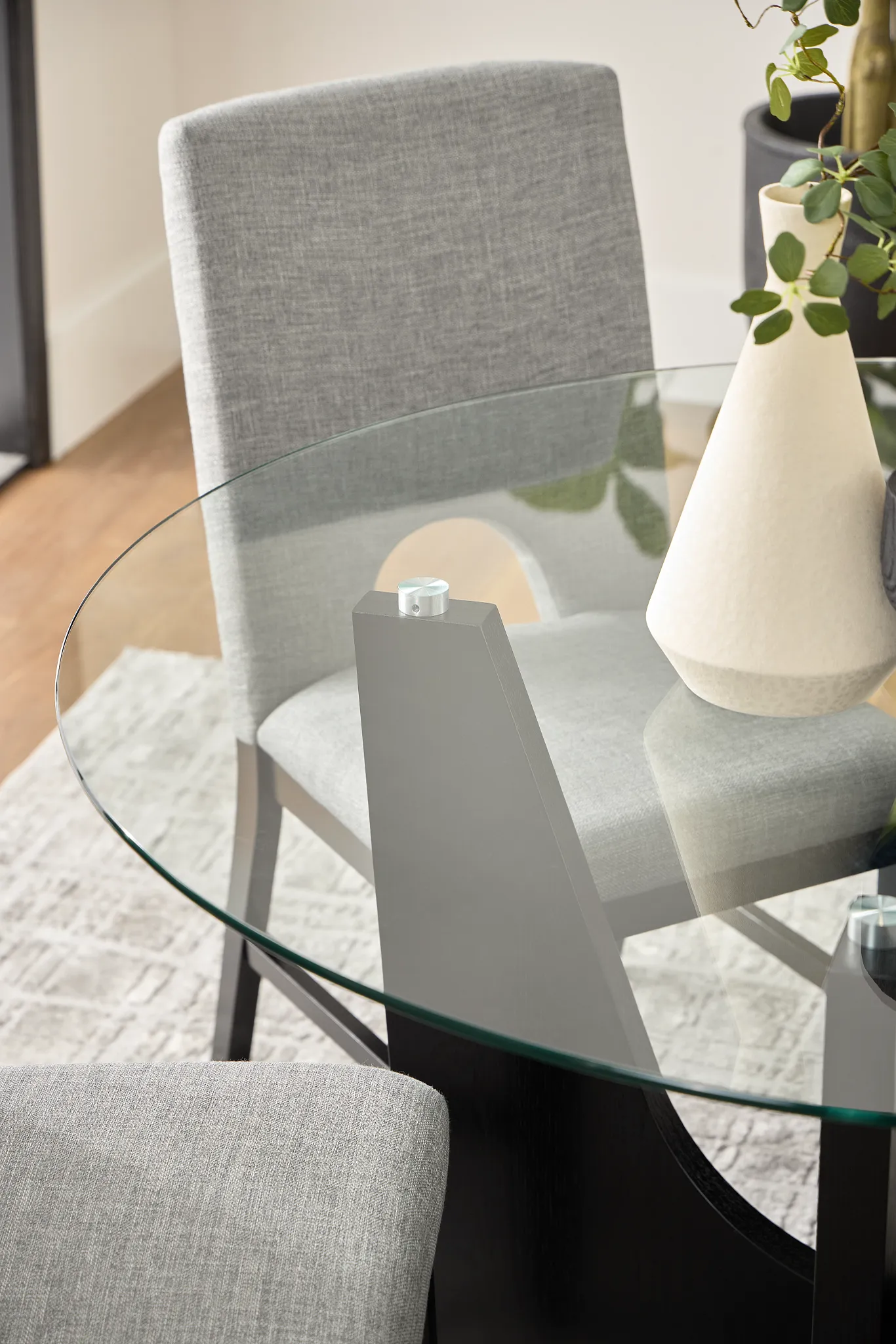 Oxford Glass Round Table