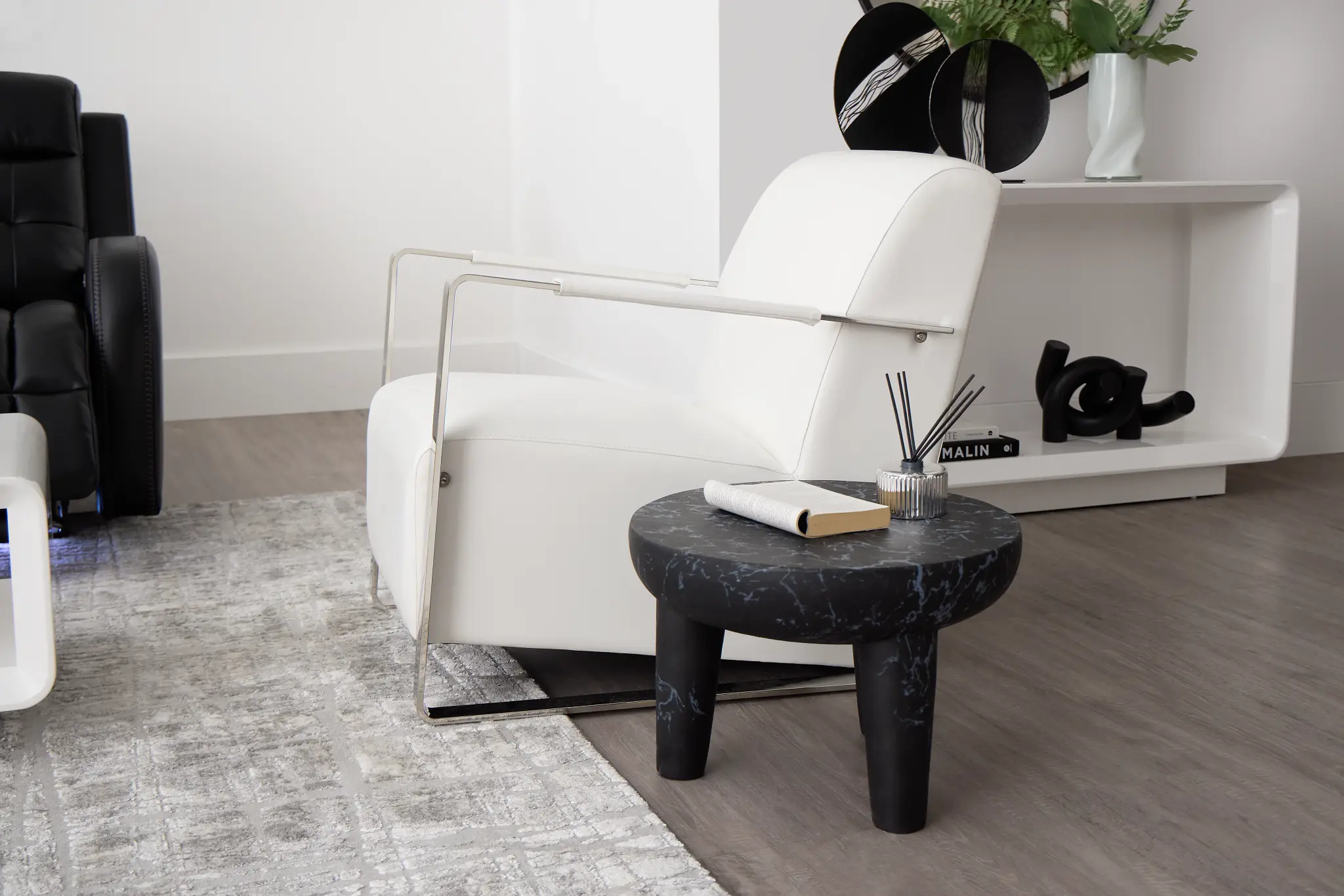 Lee White Uph Accent Chair Lee White Uph Accent Chair