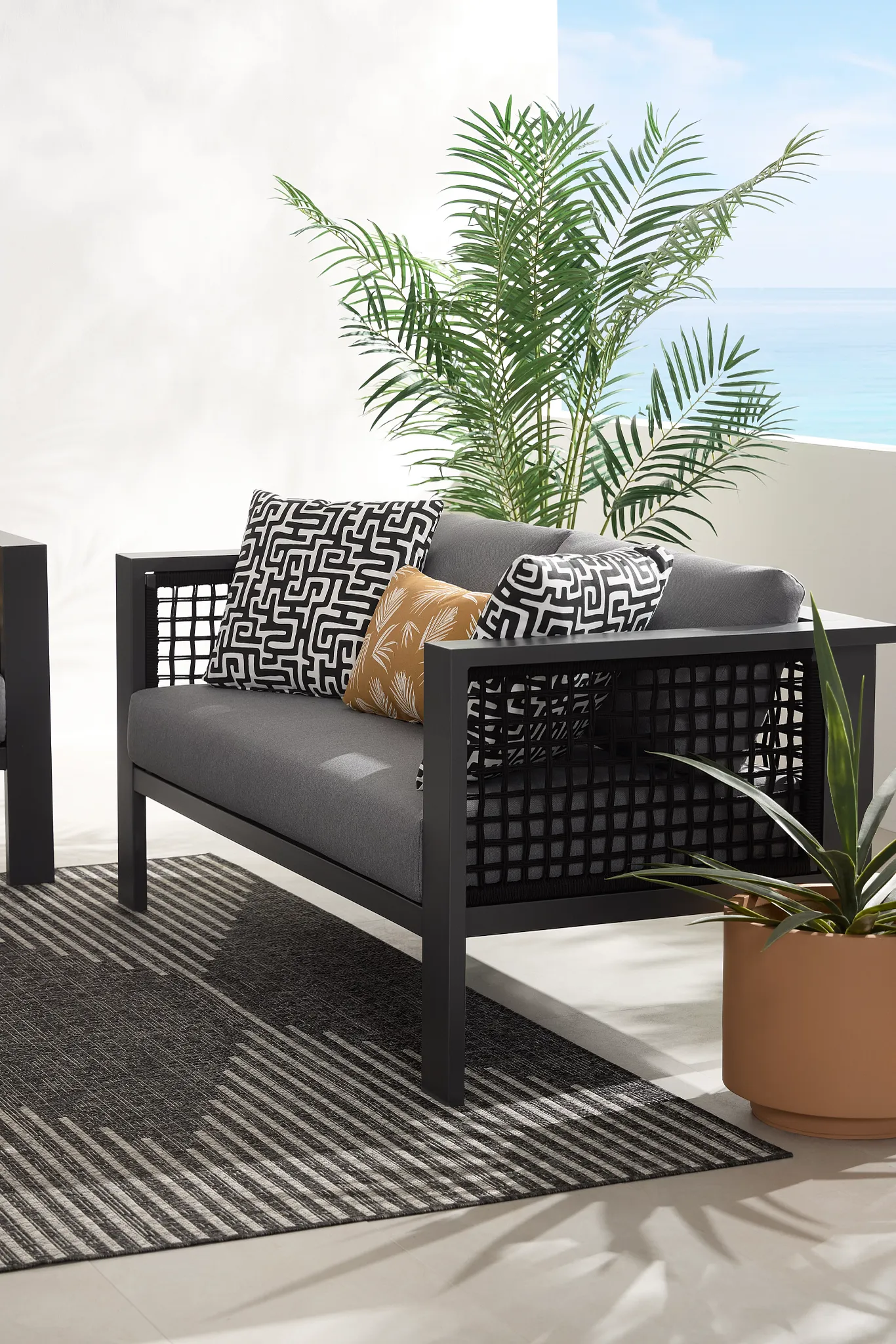 Sunrise Dark Gray Loveseat