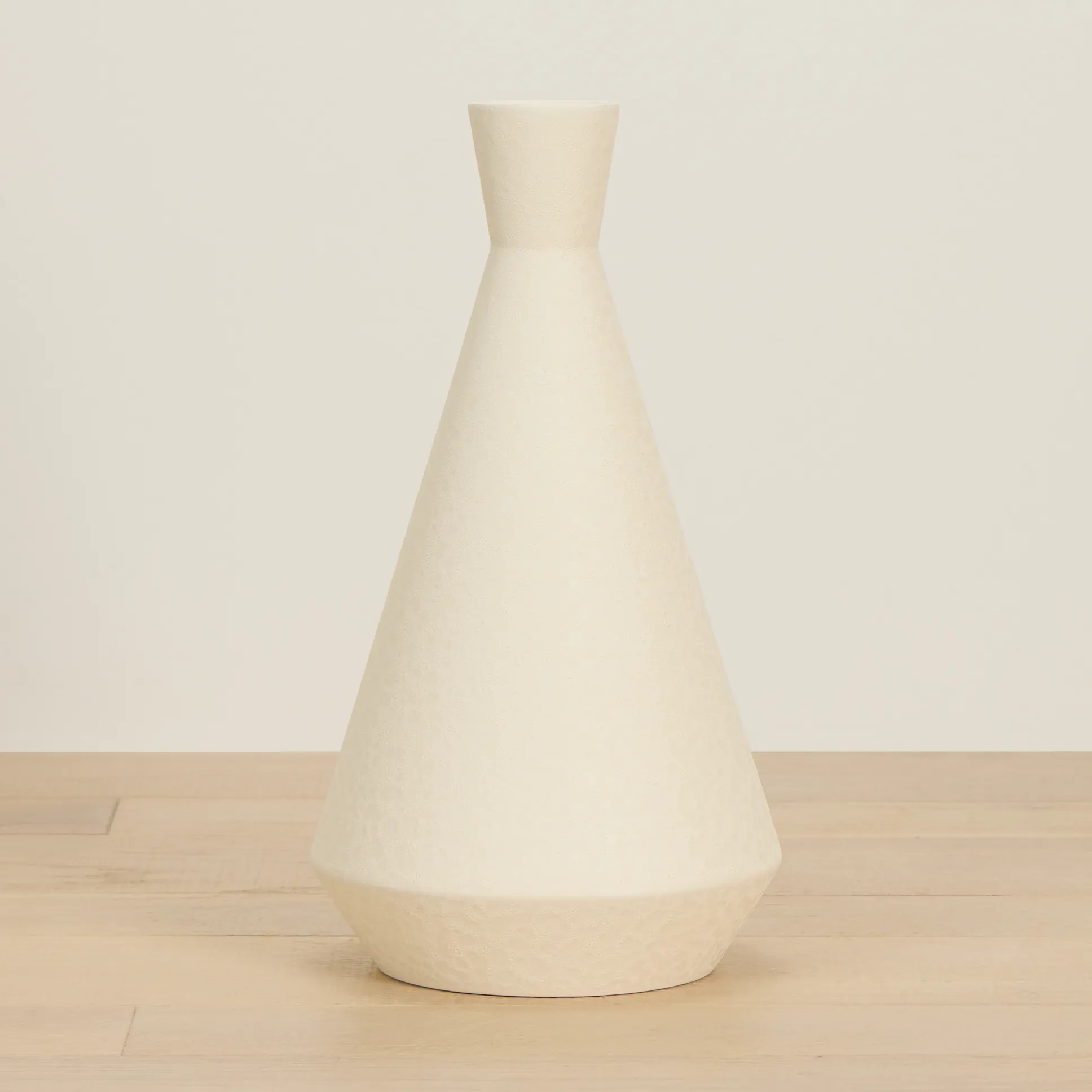 Klemens White Vase