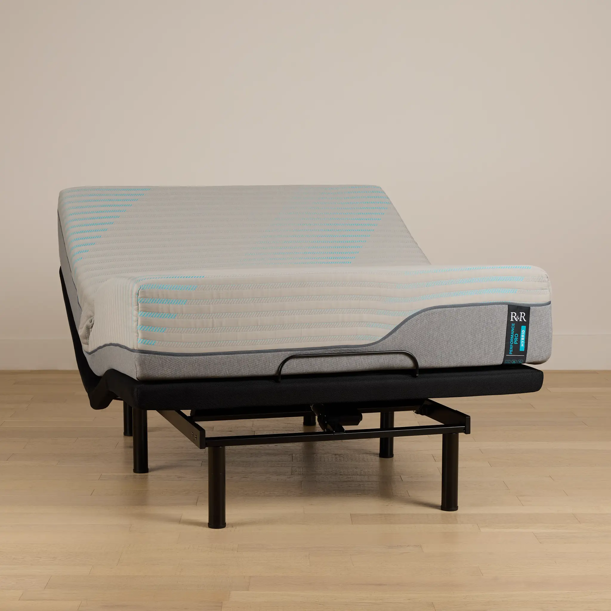 Rest & Renew Performance Pro 13.5" Medium Hybrid Mattress Rest & Renew Performance Pro 13.5" Medium Hybrid Mattress