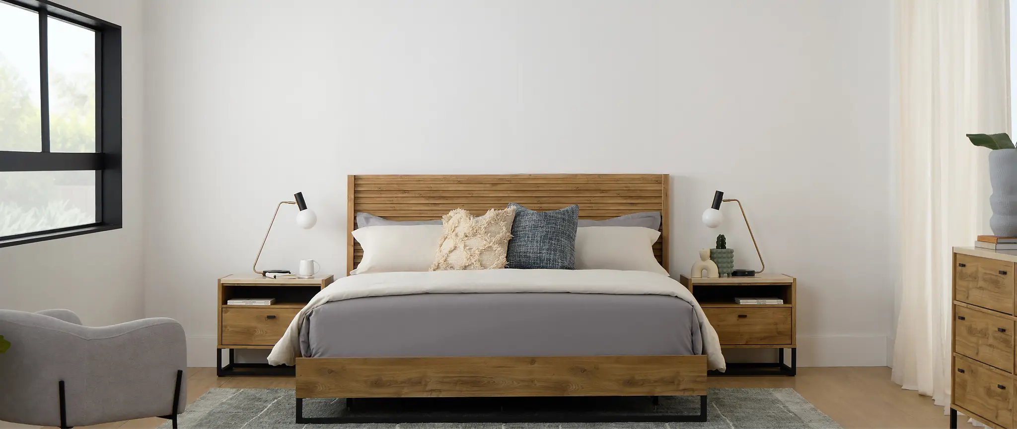 MAR13252-2325-0602-PerryBed-HP-SIB-XLG.jpg