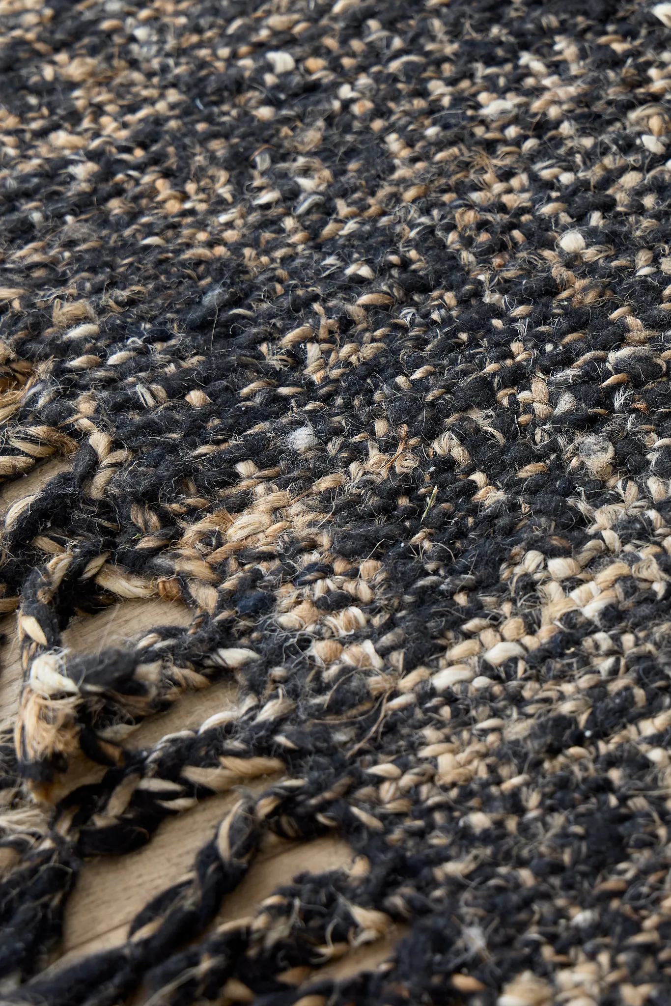 Nala Black 8x10 Area Rug